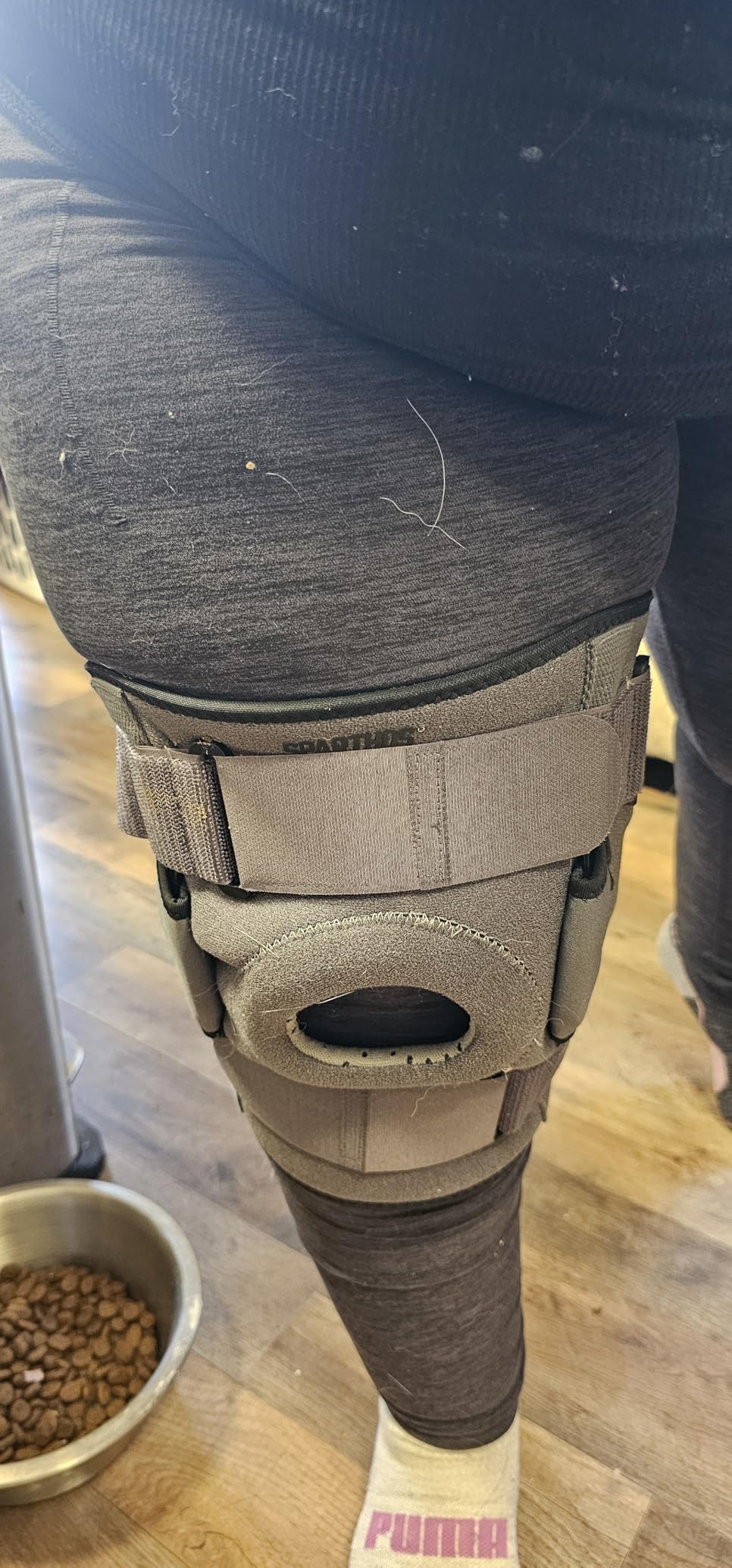 Sparthos Hinged Knee Brace - Relieves ACL, MCL, Meniscus Tear, Arthritis, Tendon Pain - Dual Metal Side Stabilizers - Support for Running, For Men and Women customer photo 1
