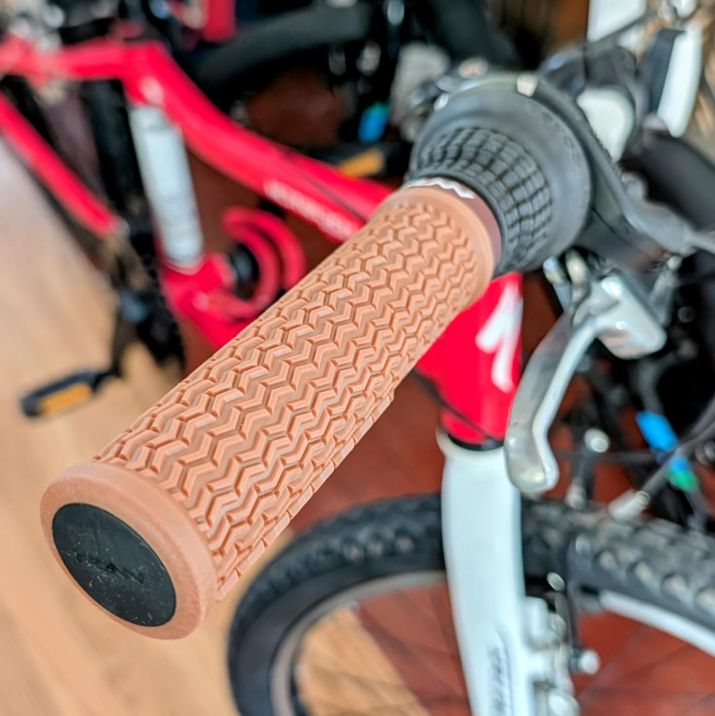 Funn Holeshot MTB Bike Grips with Single Lock On Clamp customer photo 1