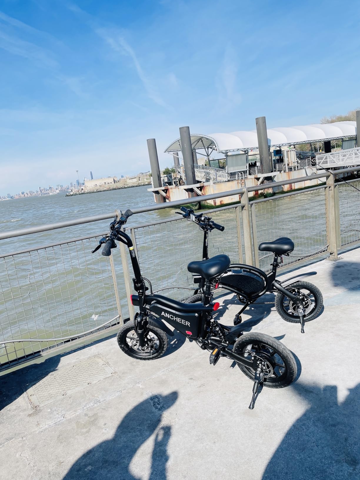 Jetson Bolt Electric Bike, Foot Pegs, Easy-Folding, Built-in Carrying Handle, Twist Throttle, Cruise Control, Up to 15.5 MPH, Range Up to 15 Miles, Ages 13+ customer photo 1