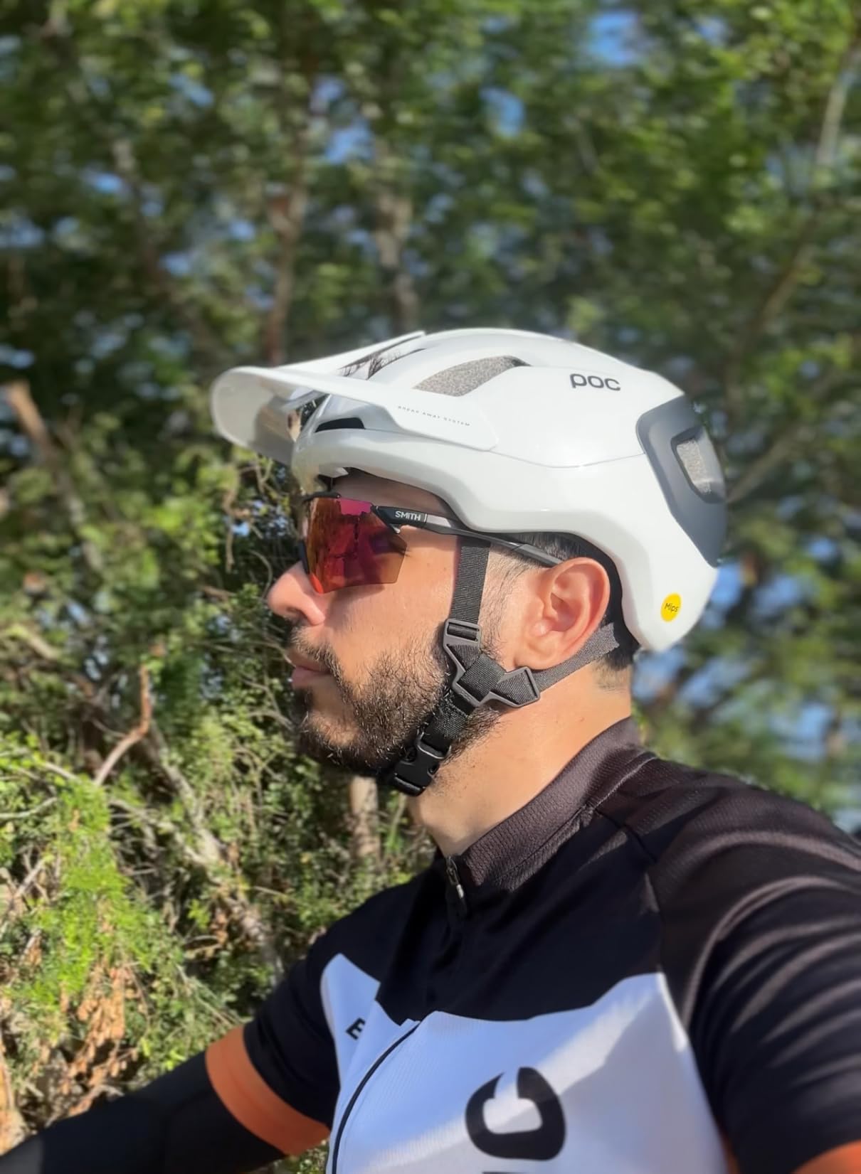 POC Axion Race MIPS Bicycle Helmet - Tuned Protection for Trail Riders customer photo 1
