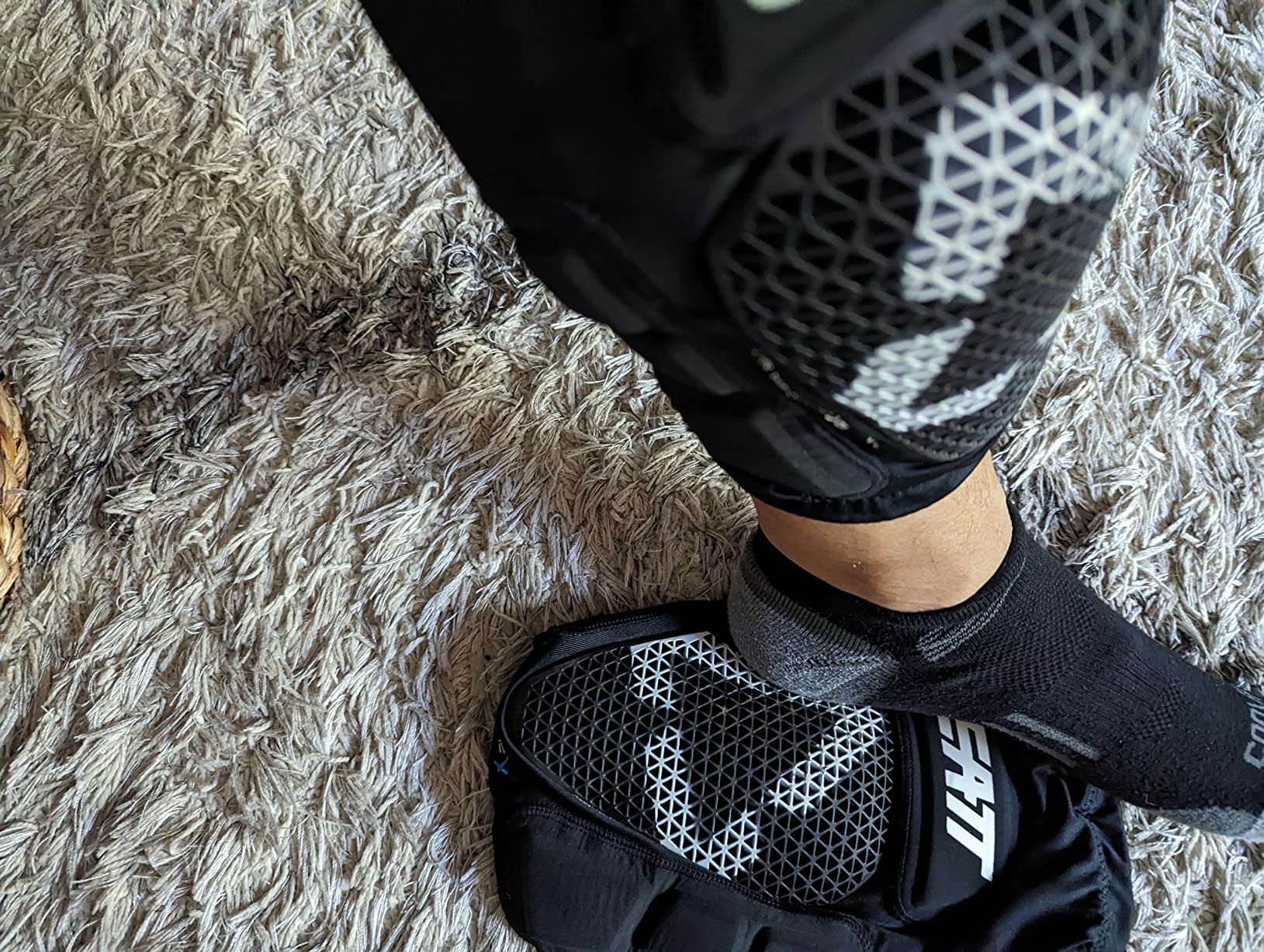 Leatt Knee Guard Airflex Pro Flint #S customer photo 1