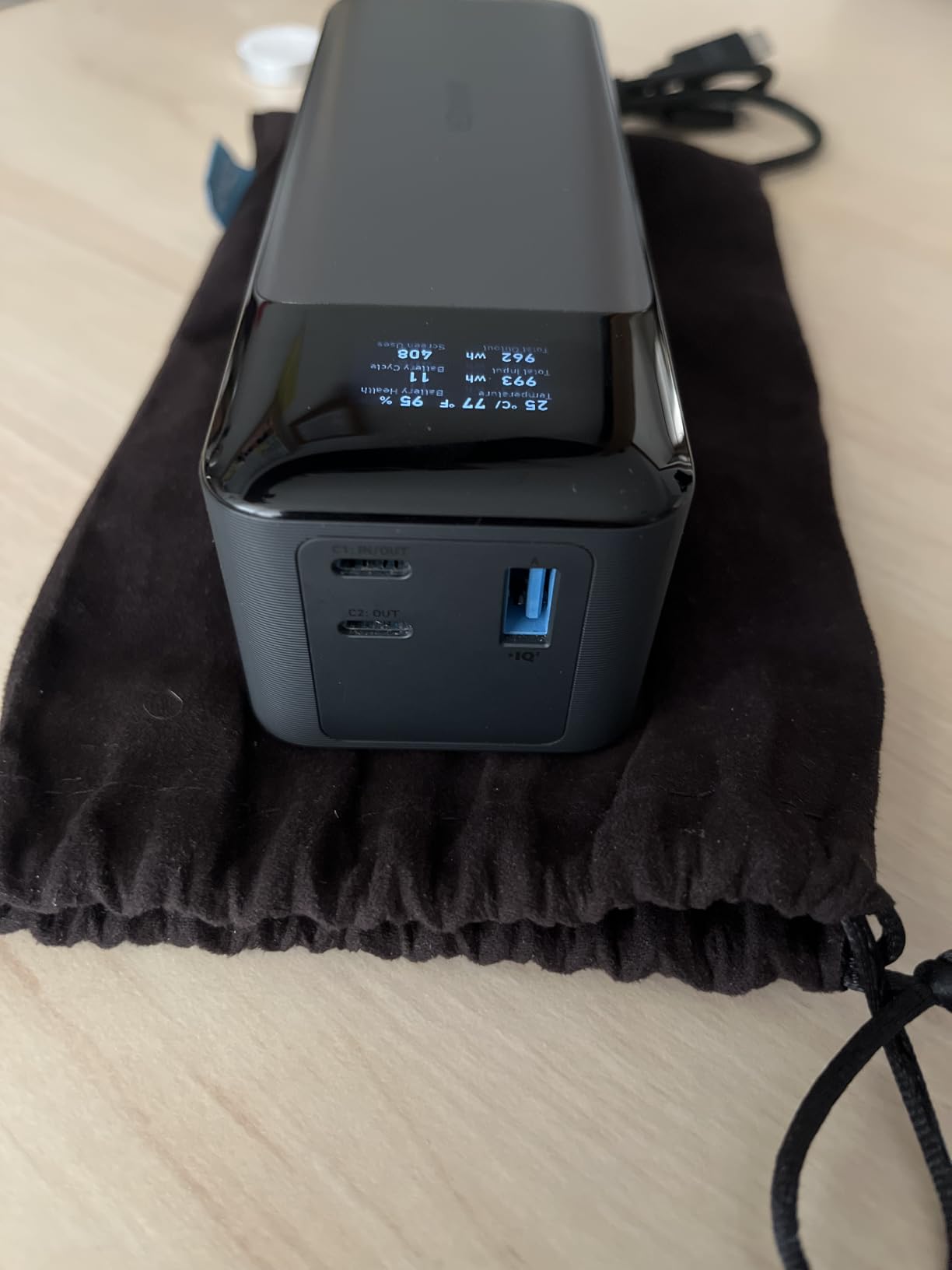 Anker 737 Power Bank, 140W 24,000mAh 3-Port Laptop Charger, Smart Display customer photo 1