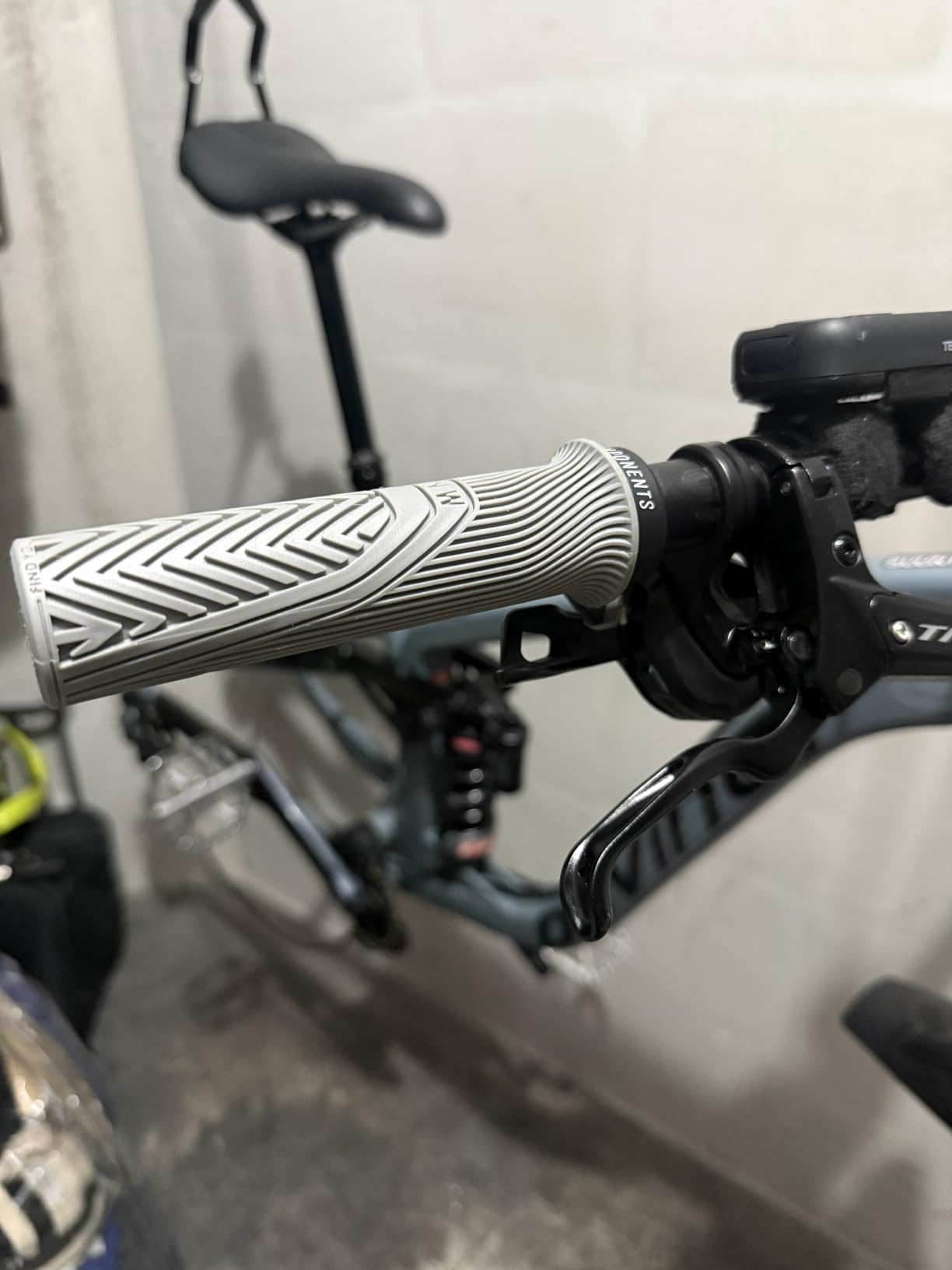 PNW Components Loam MTB Bike Grips - Lock-On Mountain Bike Handlebar Grips - 25A Tacky Rubber - Ergonomic Trail & Enduro Grip - 30mm or 34mm - Multiple Colors customer photo 1