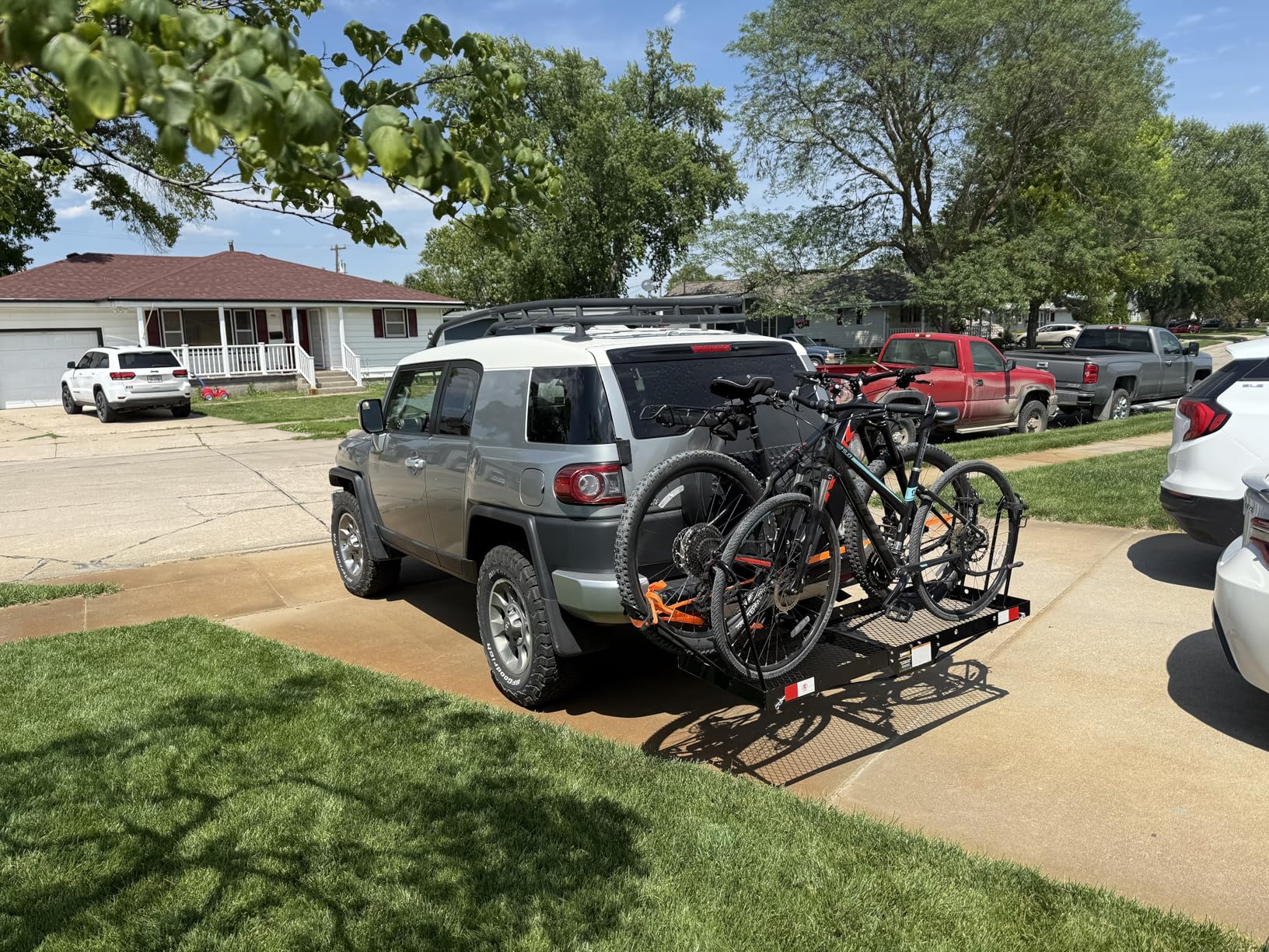 MaxxHaul 50641 60 inch x 20 inch 500 lb. Capacity 2 in 1 Hitch Mount Cargo Carrier Rack and 2 Bike Rack for 2 inch Receiver customer photo 1