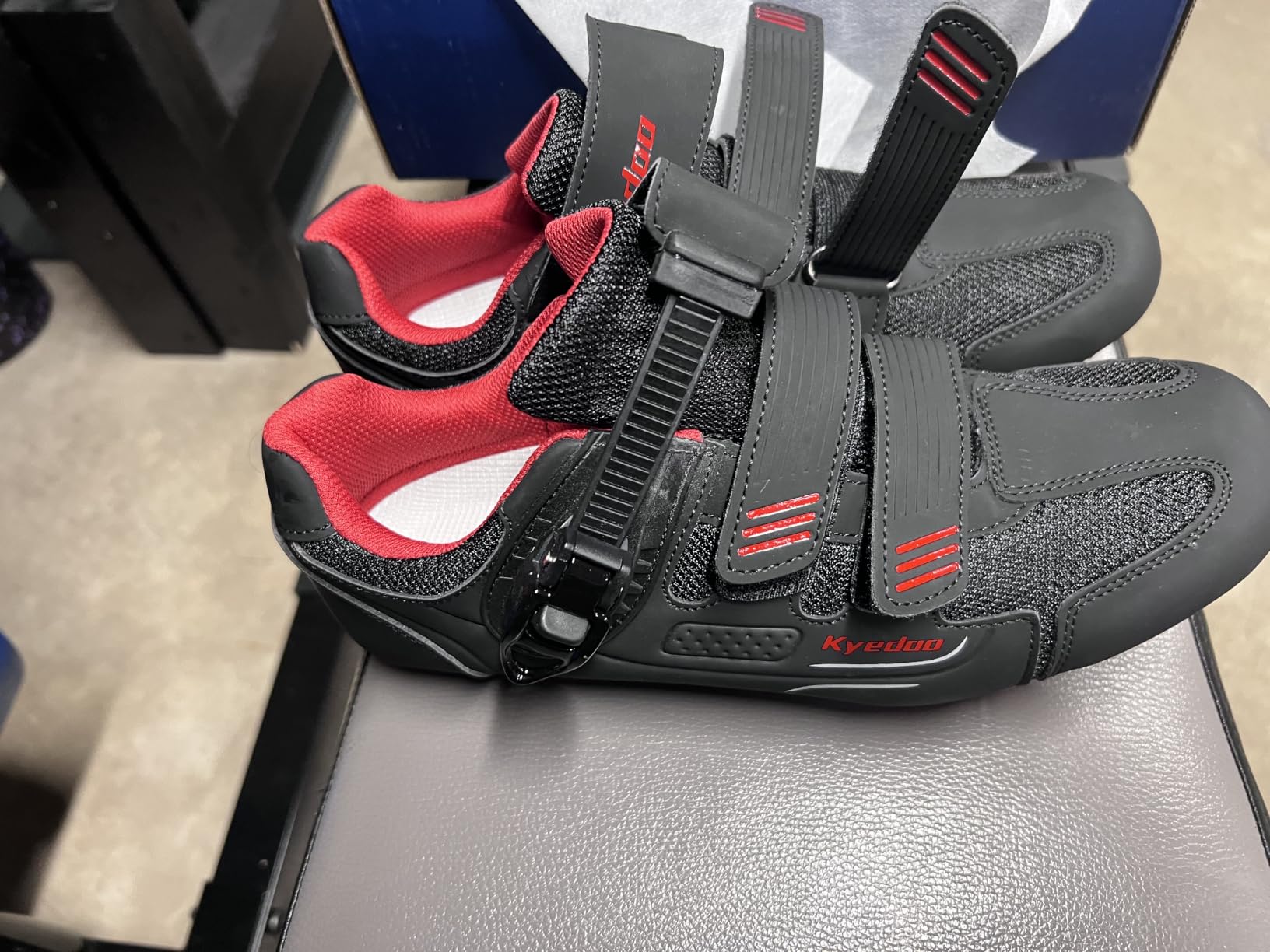 Kyedoo Unisex Cycling Shoes Compatible with Peloton Bike Shoes | Clip in Peleton Road Bike Riding Racing Biking Shoes, Pre-Installed Delta Cleats, for Mens Womens, Indoor Outdoor Bike Pedal customer photo 1