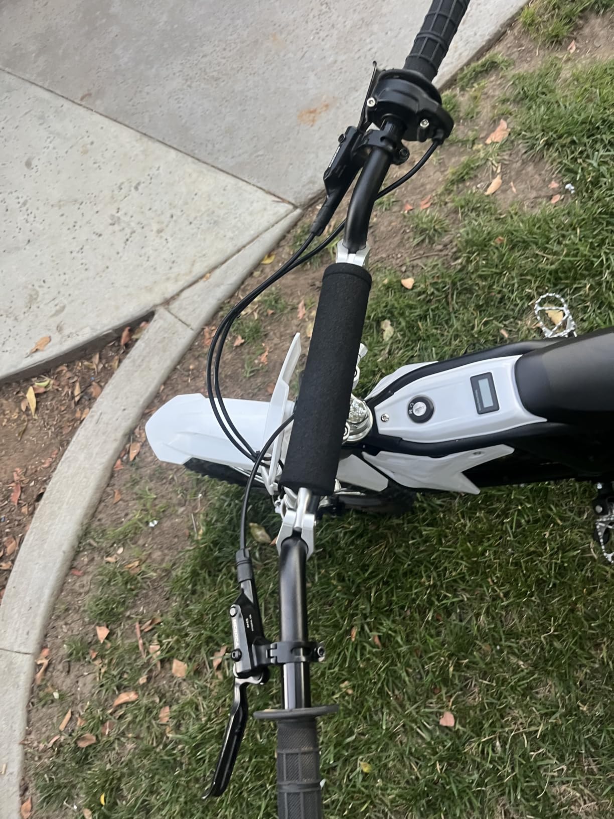 MEROCA M4 4-Piston Mountain Bike Hydraulic Disc Brakes Hydraulic Bike Brakes Front 800mm and Rear 1400mm with PM Adapter for 160mm Rotor customer photo 1