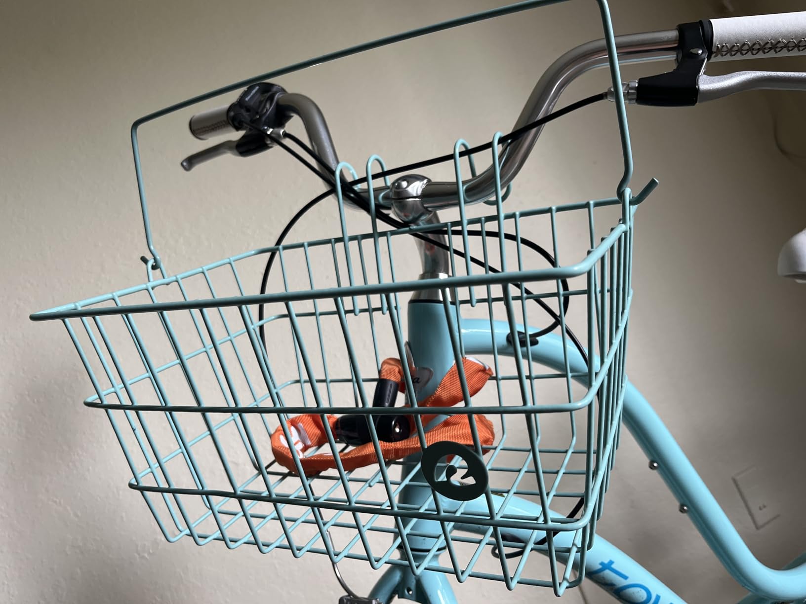 Retrospec Apollo-Lite Lift-Off Bike Basket - Detachable Steel Handlebar Basket with Carrying Handle for Commuting, Shopping & Beach Trips customer photo 2