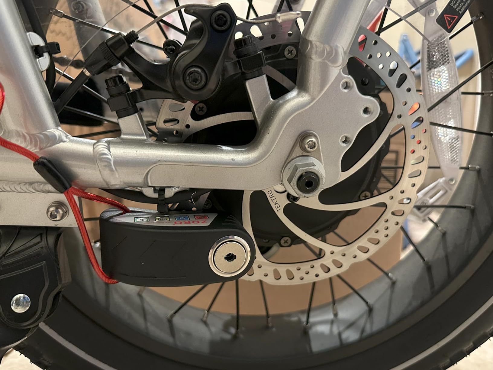 Motorcycle Disc Brake Lock with 130dB Alarm, Anti Theft Security Lock | IP65 Waterproof, Heavy-Duty Metal Construction, Wheel Lock for Motorcycle, Scooter, Moped and Bike, Portable Travel Security customer photo 1