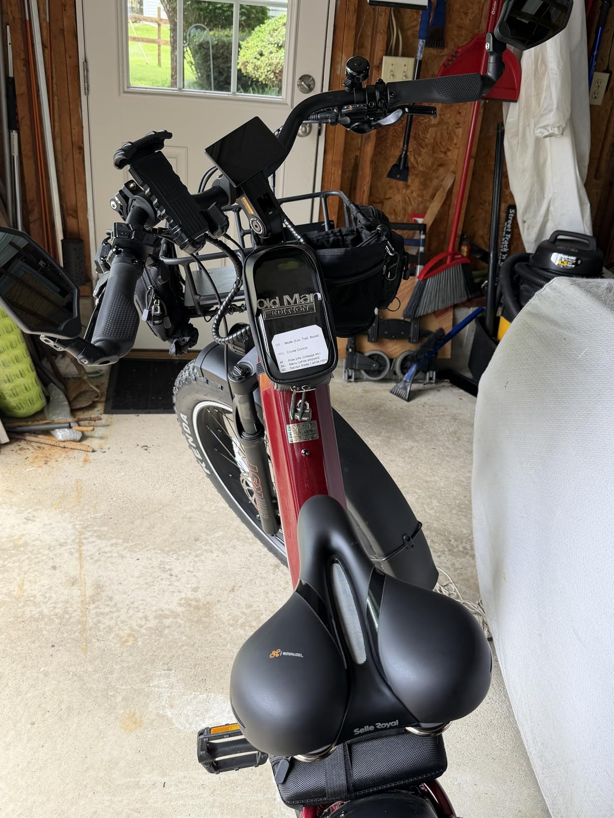 Selle Royal Respiro Relaxed, Unisex Bike Seat with Ventilation Channel for Extra Comfort, Black customer photo 1