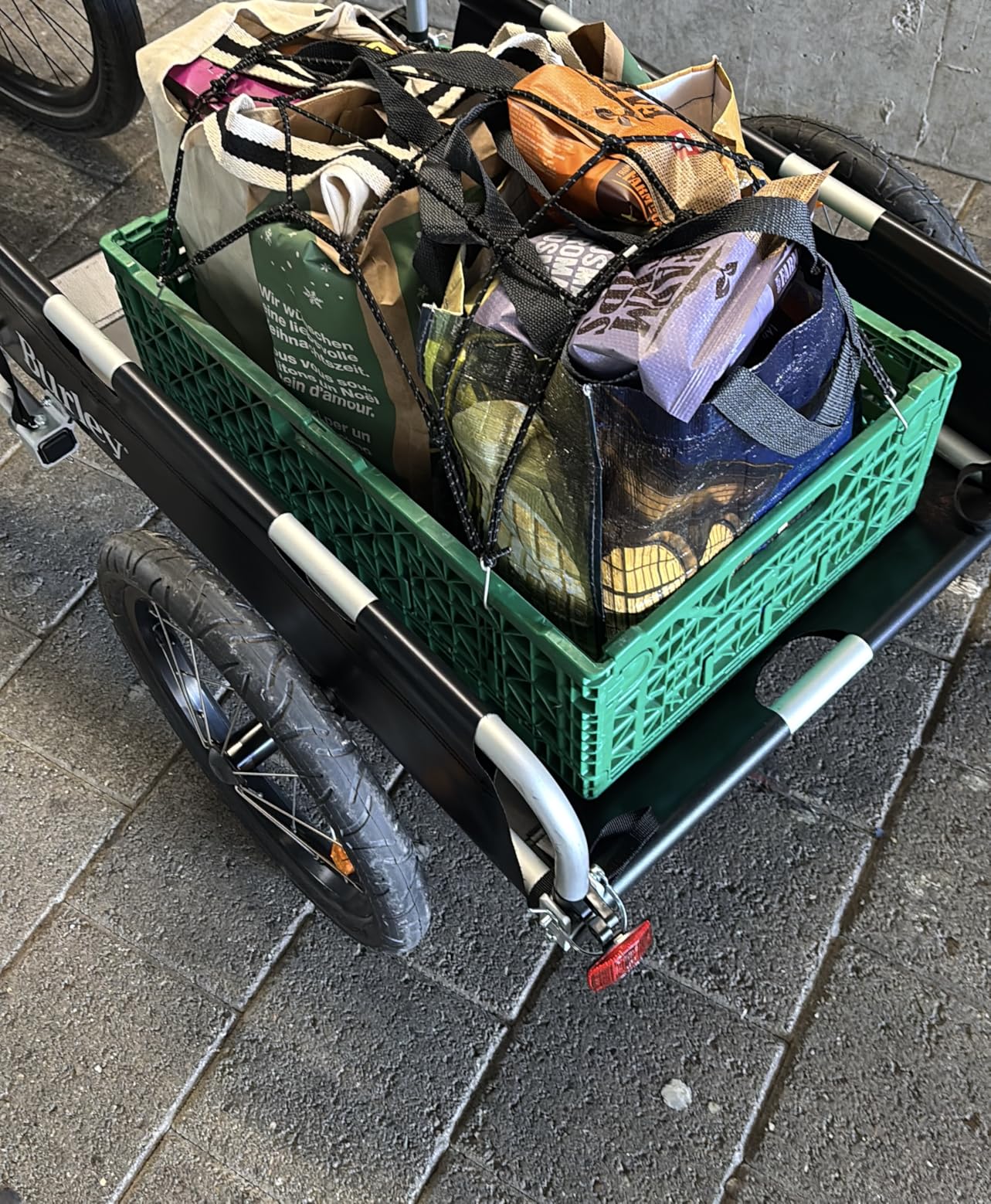 Burley Flatbed Bicycle Trailer - Holds Long Items, Up to 100 lbs, Open Flatbed Design customer photo 1