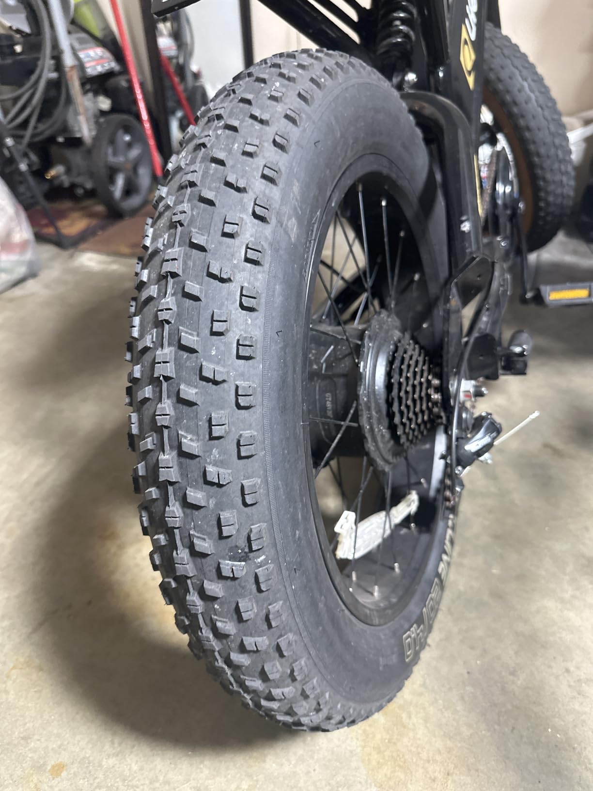 Hycline Fat Bike Replacement Tire: 20x3.0/26x3.0/20x4.0/26x4.0 Inch High-Performance Wear-Resistant Folding MTB Bicycle Tires, All-Terrain High-Density for Street or Trail Riding customer photo 2