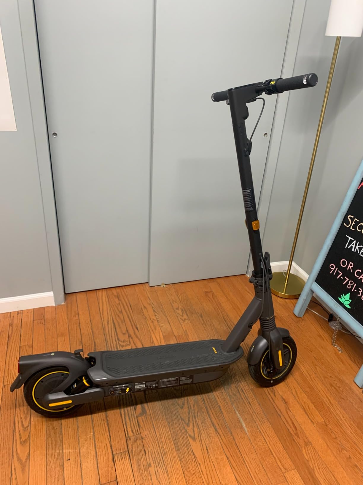 Ninebot MAX Series Electric Scooter, Up to 22-28 MPH, Long Range, Dual Suspension & Braking System, Fast Charging, Scooter for Adults, UL-2272 2271 Certified (G2/G3) customer photo 2