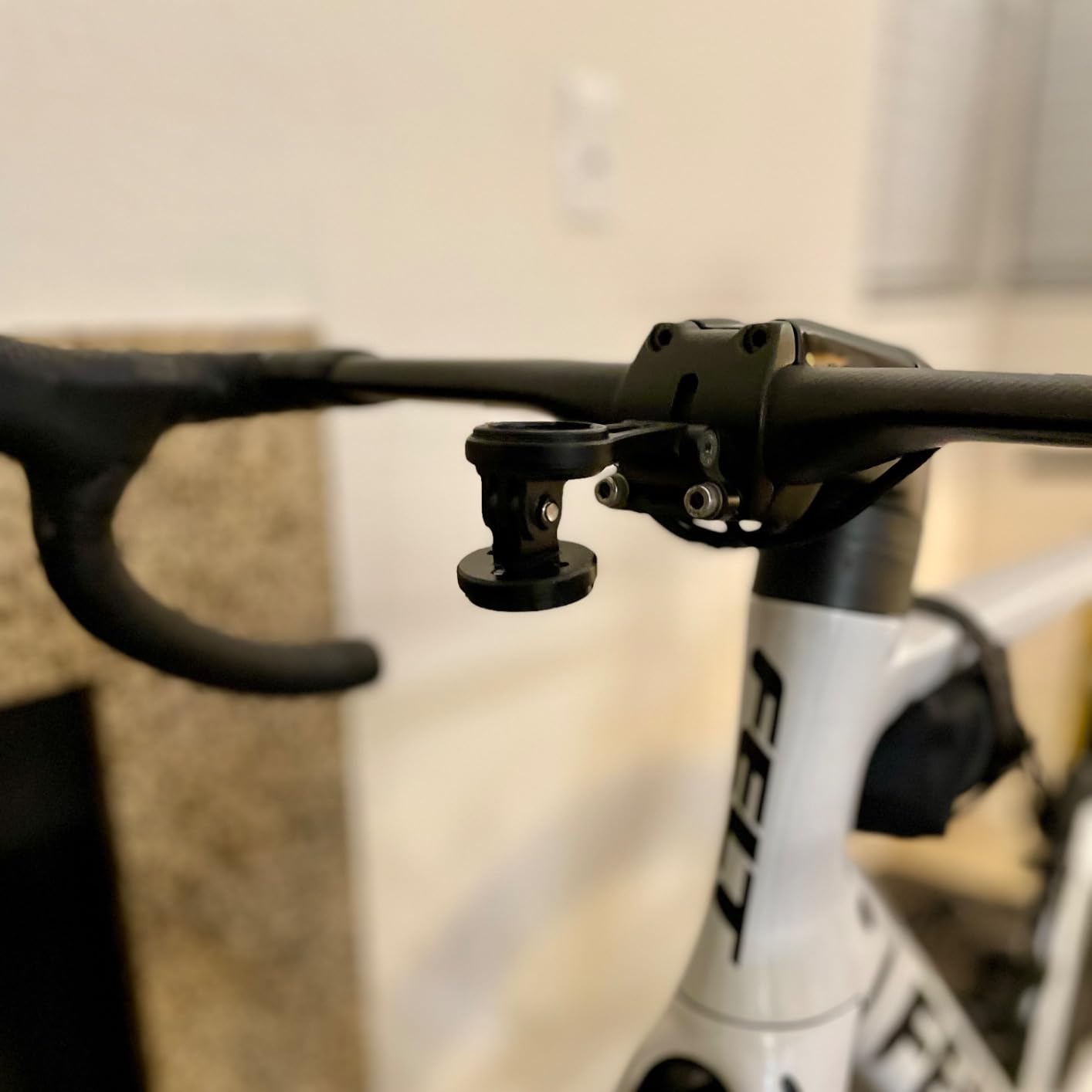 OUKENS Mountain Bike Computer Mount, Road Bike Computer Mount, Bike Computer Stem Top Cap Mount Holder for Garmin Bicycle Accessories customer photo 2