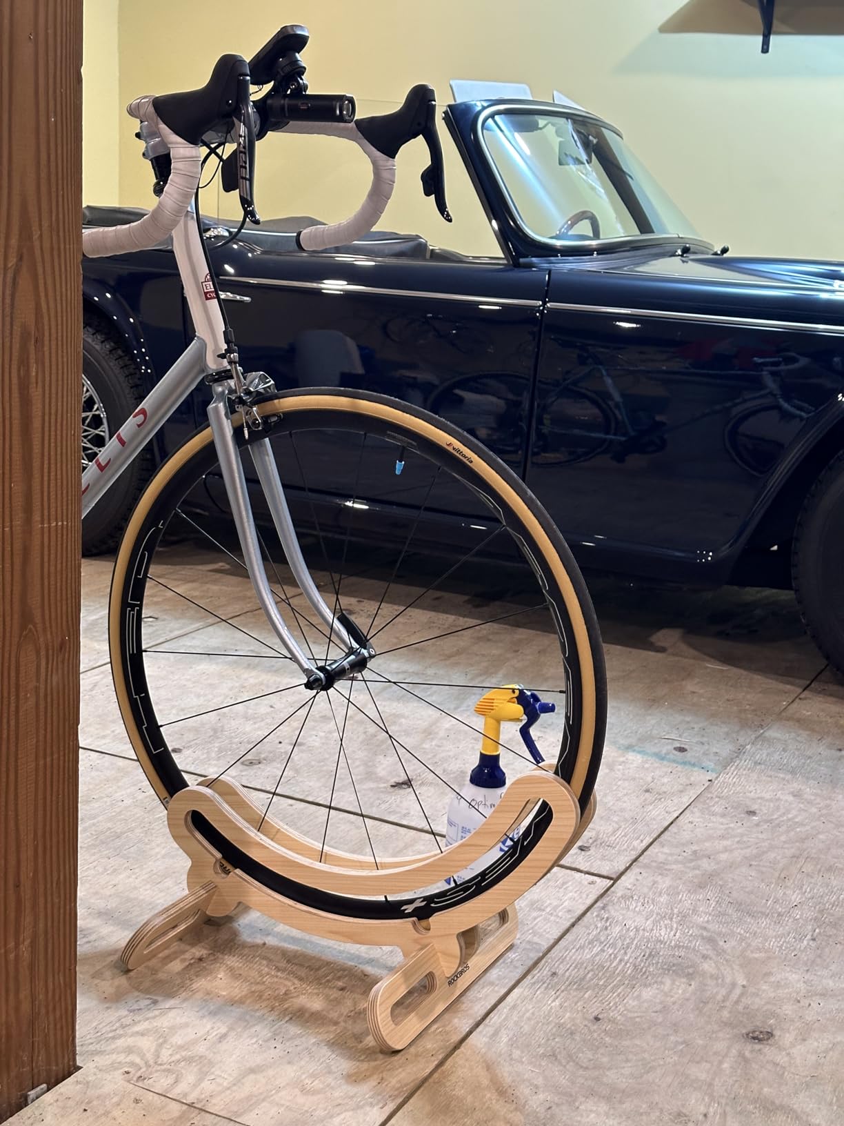 ROCKBROS Indoor Bike Stand Floor Bicycle Storage Rack Wooden Display Stand - Renewable Natural Wood Tool-Free Assembly for 700C Road Bikes customer photo 2