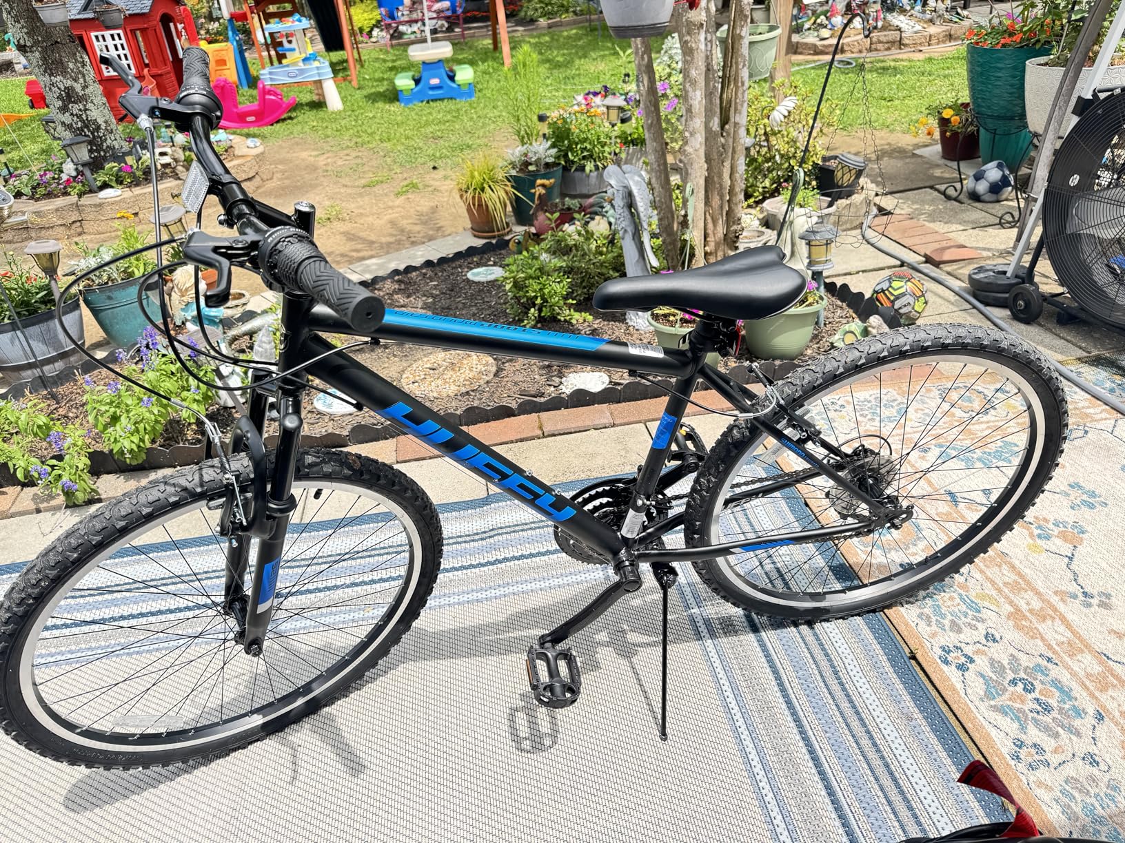 Huffy Stone Mountain Bike for Men and Women, 24/26 Inch, 21-Speed, Dual Suspension, Adjustable Saddle, Shimano Equipped, All-Terrain Tires customer photo 1