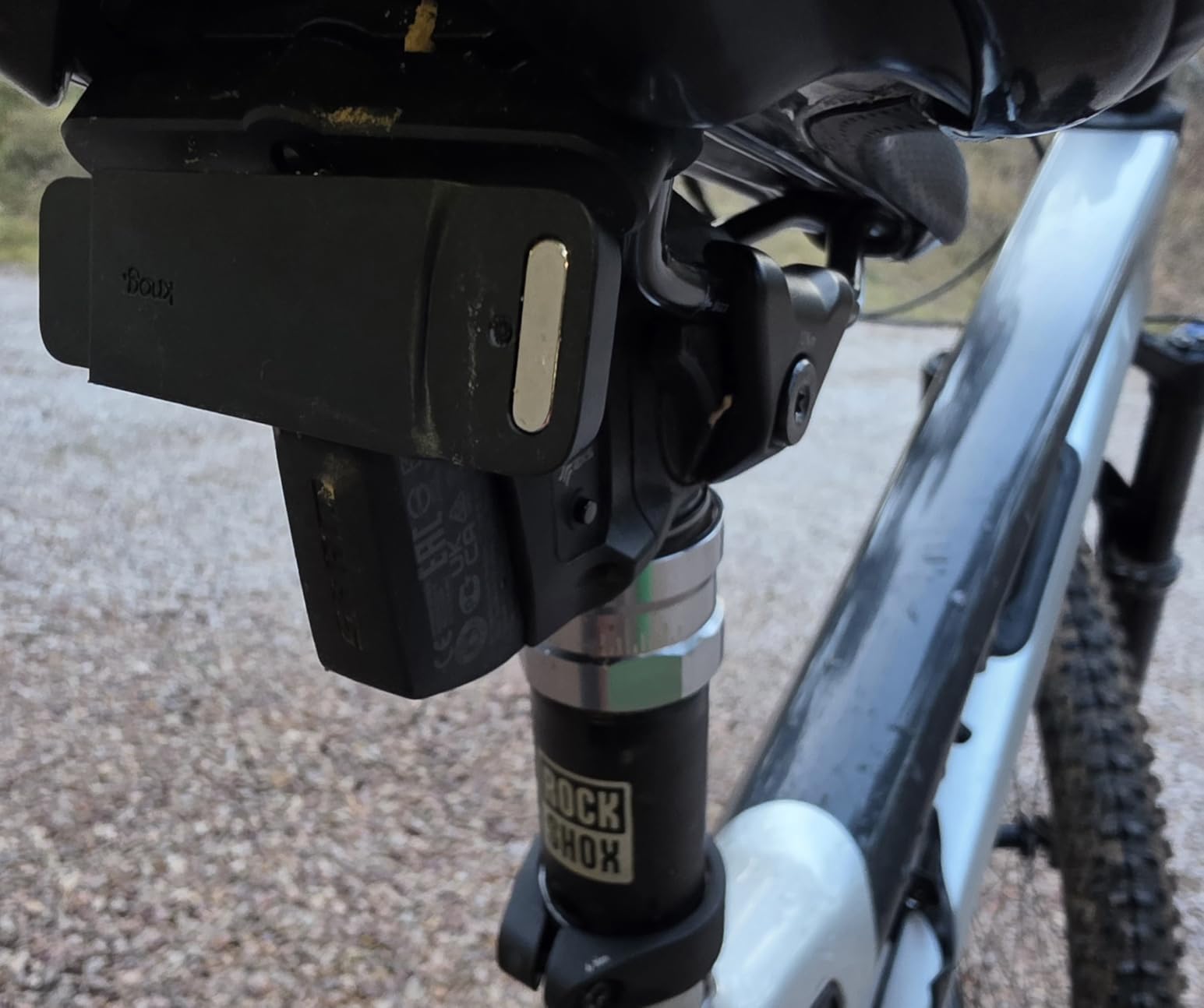 Knog Blinder 1300 Bike Light - 1300 Lumen Bicycle Light with Compact CNC Design, 6 Light Modes, USB-C Rechargeable, IP67 Waterproof, LED Battery Indicator & Side Visibility Windows customer photo 2