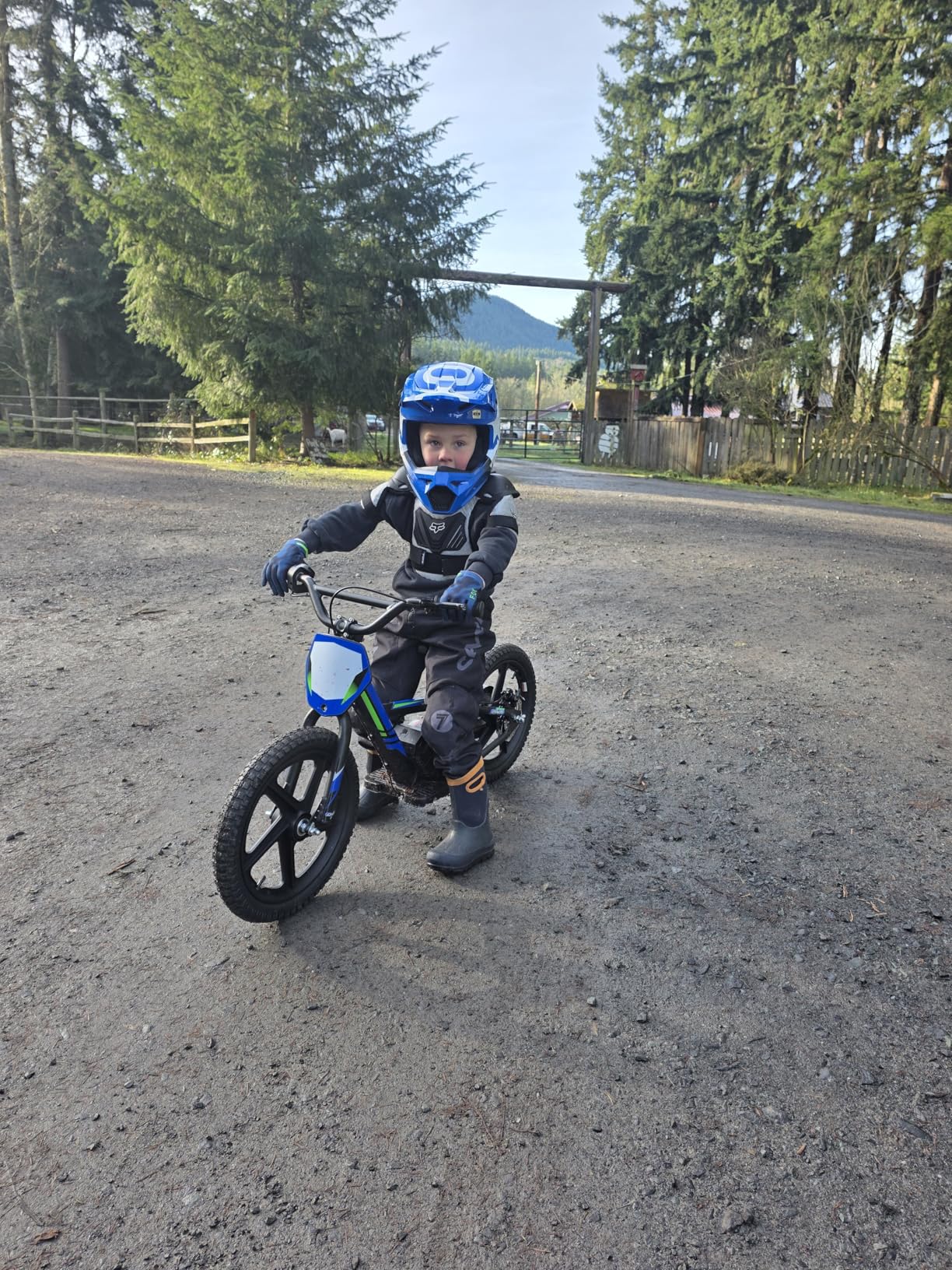 AIII Lightweight Electric Dirt Bike for Kids, 170W Electric Motorcycle Up to 10MPH, 24V Detachable Battery, Hand-Operated Dual Brakes Electric Balance Bike for Ages 3-6 customer photo 1