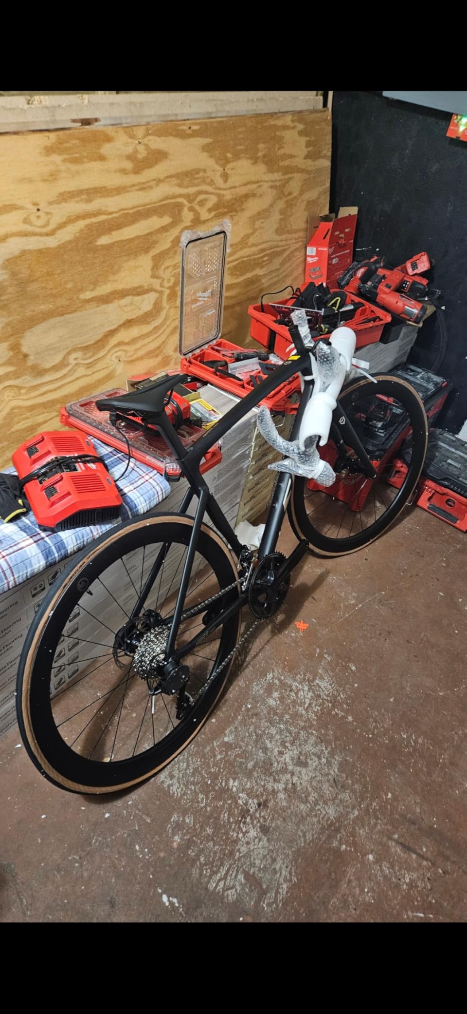 SAVADECK Carbon Road Bike, Lightweight Full Carbon Racing Bicycle with Shimano 105 R7120 24S Shift Groupset and Hydraulic Oil Disc Brake Bike customer photo 2