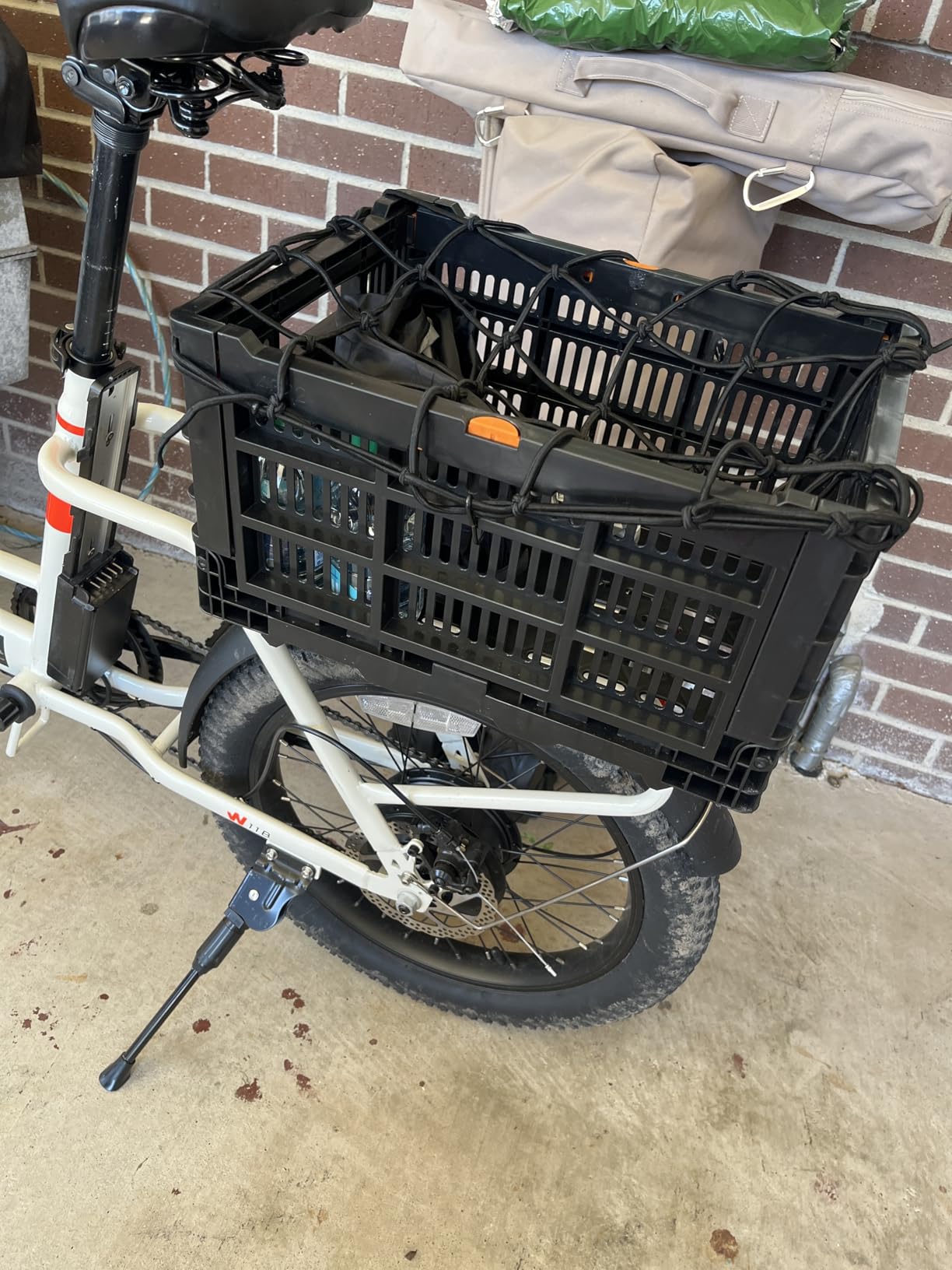 YEEGO DIRECT Bike Basket Rear,Foldable Bike Cargo Basket, Plastic Collapsible Basket for Bicycle, Rear Bike Baskets Storage Bike Milk Crate Rear Rack,Waterproof Cover for Outings,Pets E-Bike customer photo 2