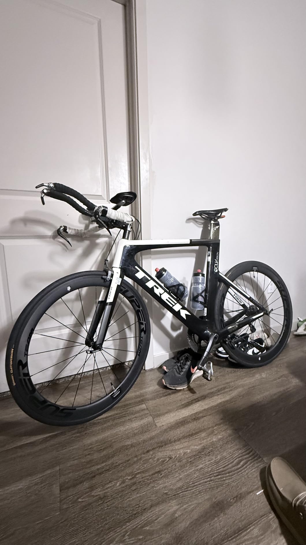 Superteam Carbon Wheelset 700c Rim V Brake 50mm Depth 25mm Width Road Bike Wheels Matte Finish, Tubeless Ready Support for 8-12 Speed Clincher & Tubeless customer photo 1