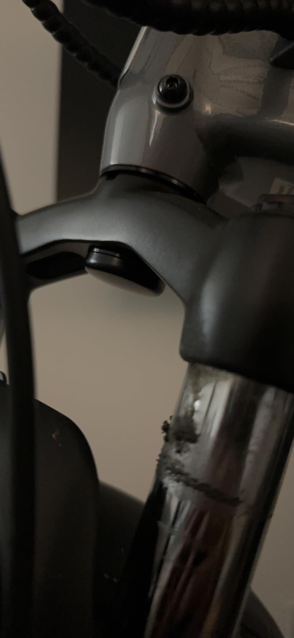 Bike Mount for AirTag, Bicycle Holder for Apple Airtag Hidden in Bike Fork, Bicycle Mount for Air Tag, Suitable for Bike Front Fork Tubes with Inner Diameter of 22-38mm/0.87in-1.50in customer photo 2