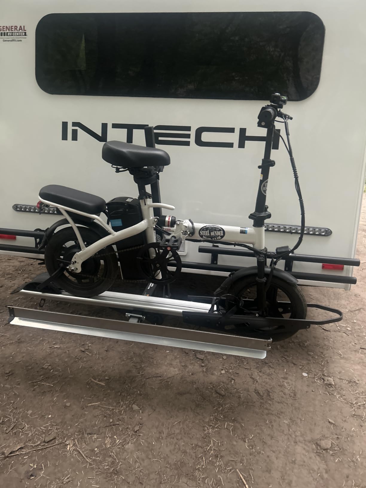 Young Hitch Mount Single Bike Rack with Ramp, 100 lbs Capacity | For Electric Bike, Bike Carrier for Truck, Trailer, RV, SUV customer photo 1
