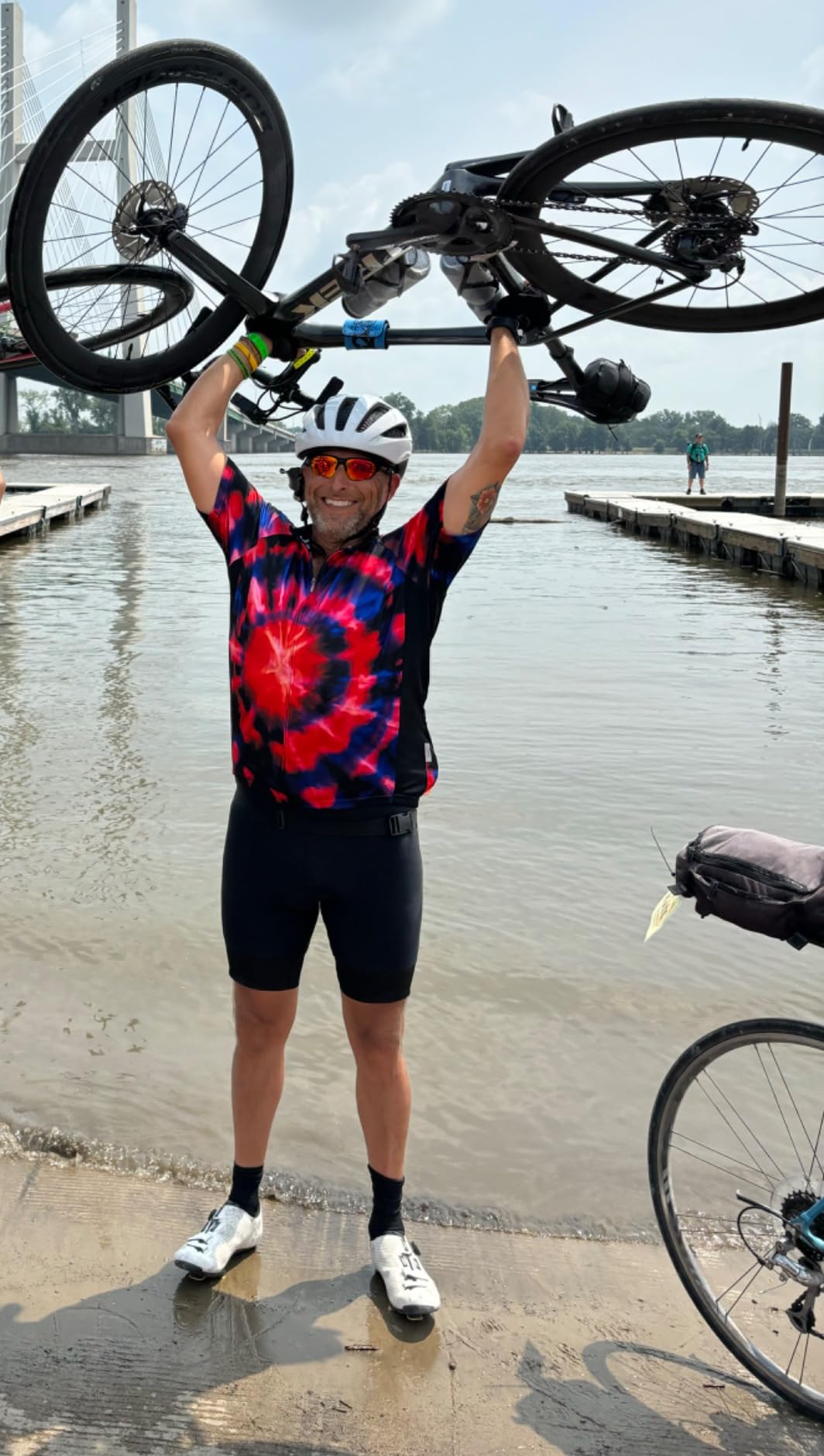 Men's Entrata Bibshort for Road and Gravel Biking I Cycling customer photo 1