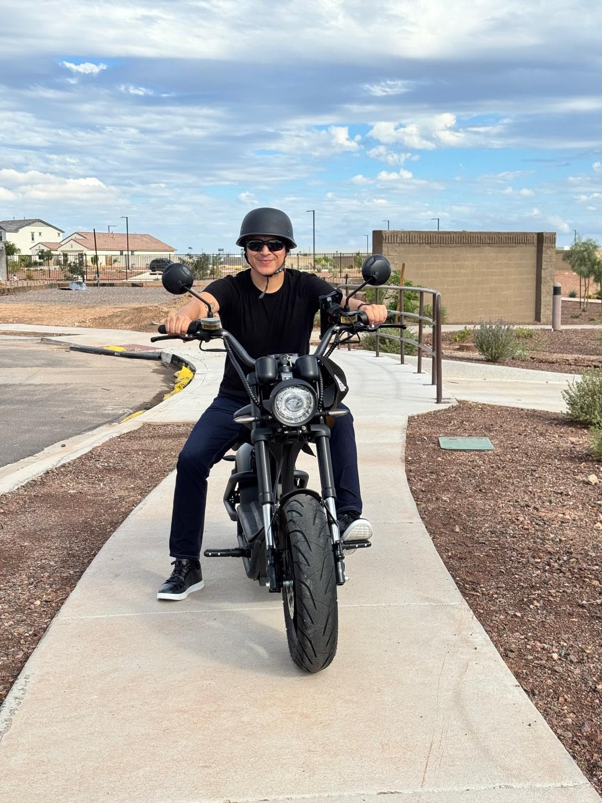 eAhora (2025 Upgraded) M1P Pro 4000W Electric Motorcycle for Adults 50MPH 60V 42Ah 55 Miles Long Range 2 Persons Adult Motorcycle Dual Battery Hydraulic Brakes Street Legal Electric Motorcycle customer photo 1