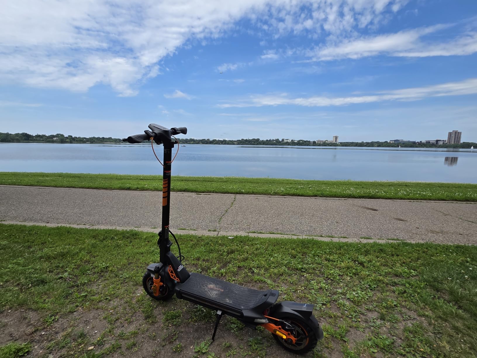 Electric Scooter Adult, 1600W*2 Dual Motor RZ1000, Up to 40-50 Miles Long Range/MAX Speed 31 Mph, Self-Sealing Off Road Tires with 1152Wh Battery & Dual Suspension Commuting Fast Electric Scooter customer photo 1
