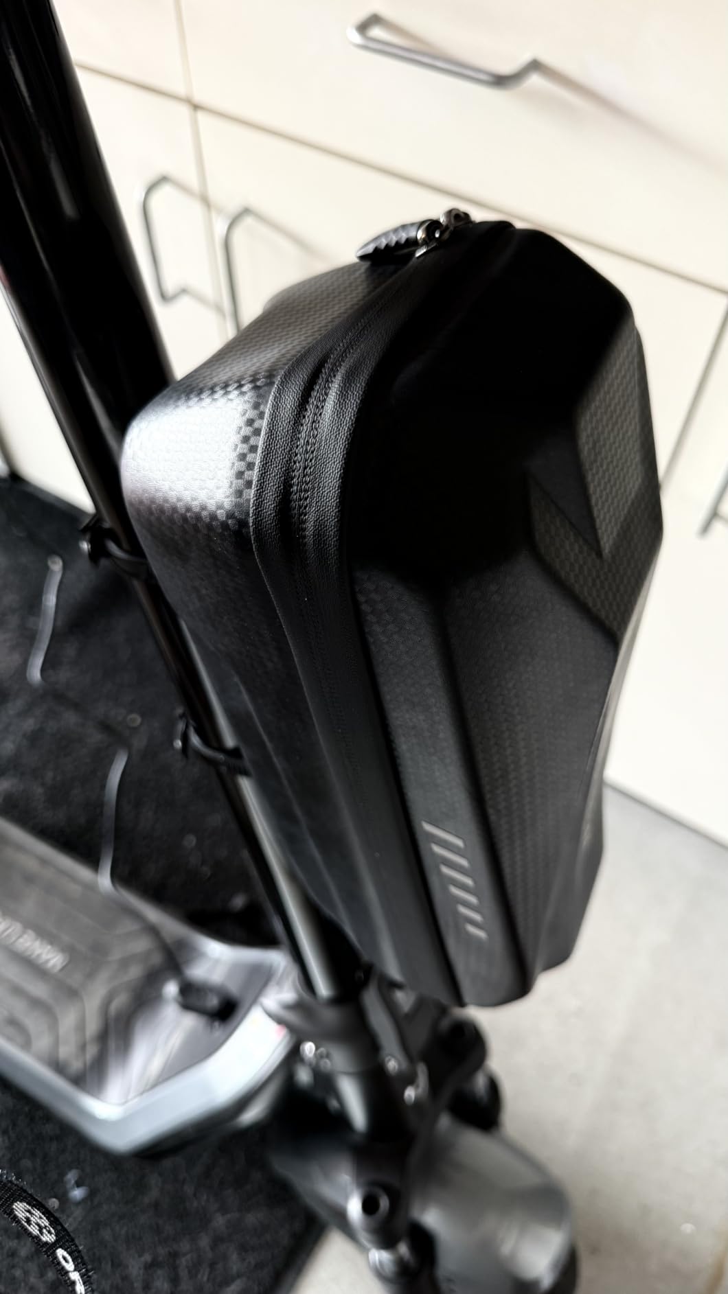 2L/3L Large Scooter Bag, Portable Electric Scooter Storage Bag Hardshell | Quick Release Waterproof E Scooter Bag with Handle, EVA, Easy Install, Compatible with Segway Ninebot NIU G3 ZT3 for Adults customer photo 1
