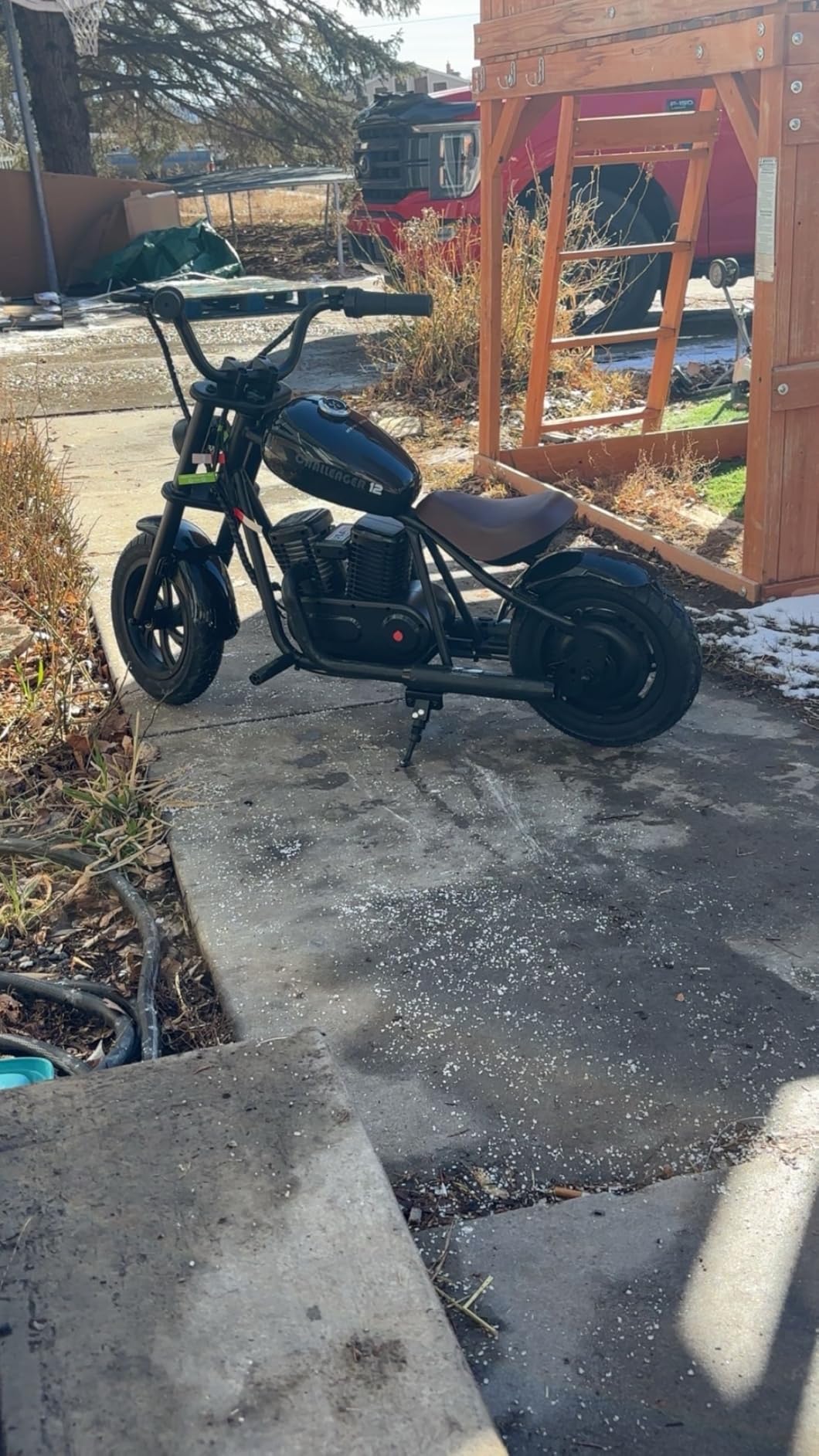 Hyper GoGo Electric Dirt Bike for Kids, [Ideal Gift] Electric Motorcycle with Ambient Light, Music Player, Simulated Fog Emission, Up to 10MPH & 60 Minutes Continuous Ride(Radiant Black) customer photo 1