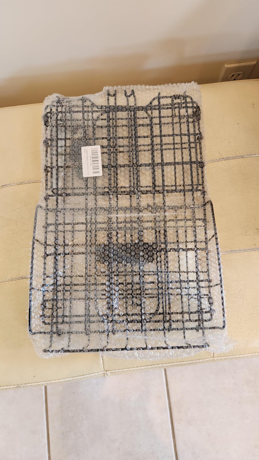 Folding Rear Bicycle Basket, Metal Wire, Black, 55 lbs, 14.5 x 10.6 x 7.8 inches, Rack Mount, Universal customer photo 1