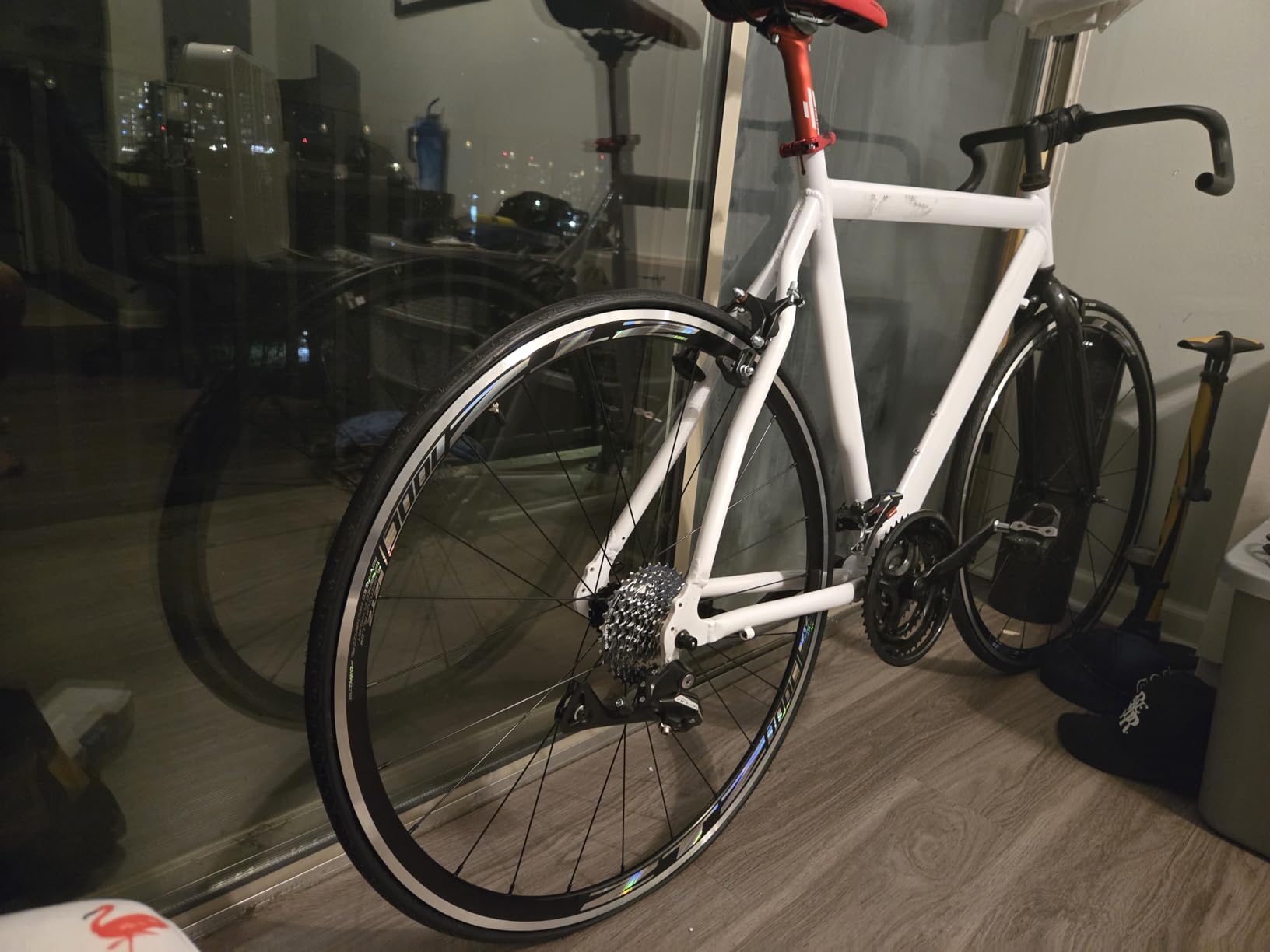 700C Road Bike Wheelset, Ultralight Aluminum Alloy 30mm Road Bike Wheel, 20H Front/24H Rear High-Strength Bike Rims, 700c Clincher, Rim Brake, Compatible 8-12 Speed Cassettes customer photo 1