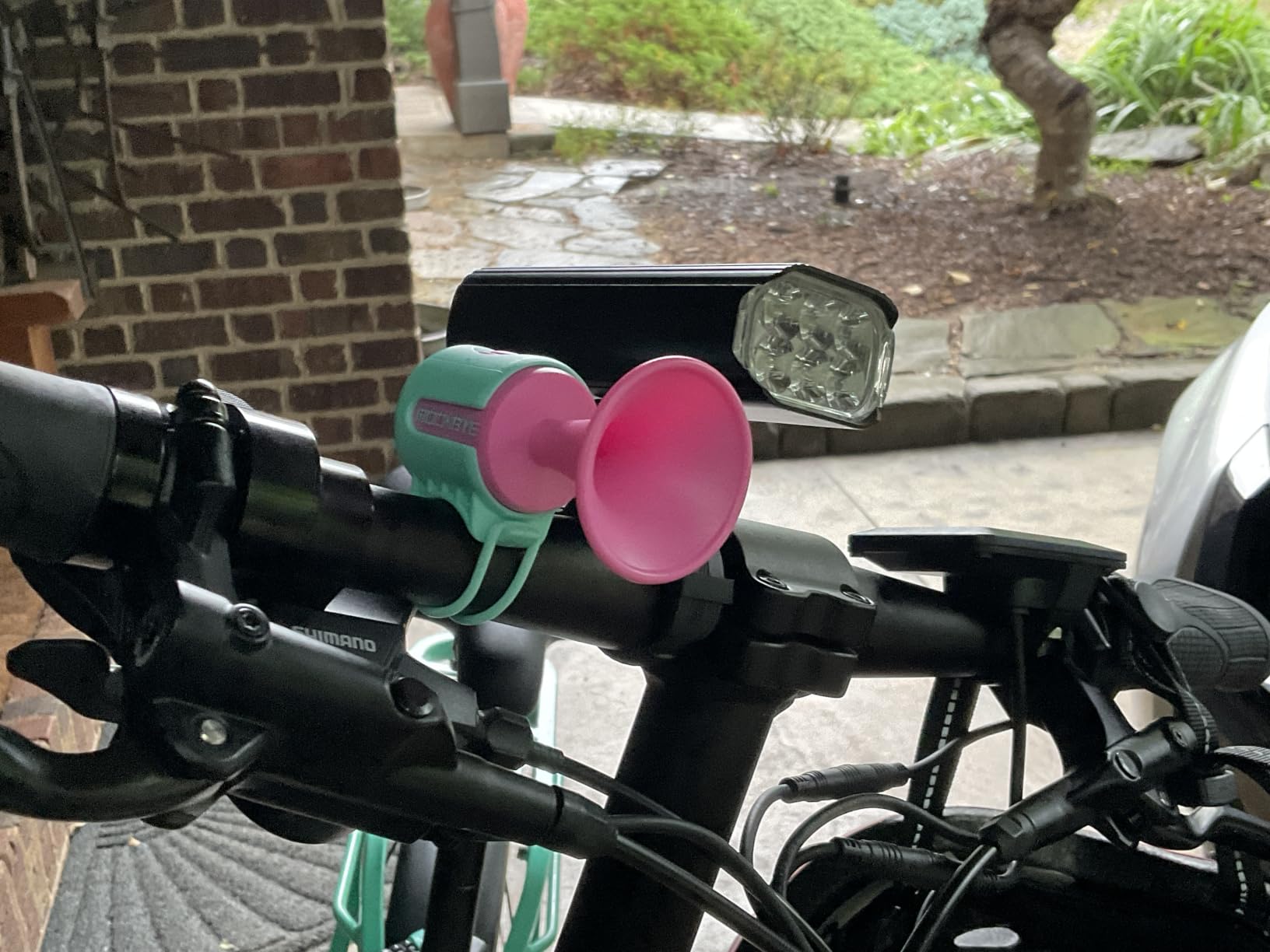 Electric Bike Horn 130db Loud Bicycle Horn, Bike Bell for 22.2-32mm Handlebars Bike Horn for Adults with 3V Battery, Easy Installation Bicycle Bells for Adults Kids Mountain Bike/Scooter/Ebike customer photo 1