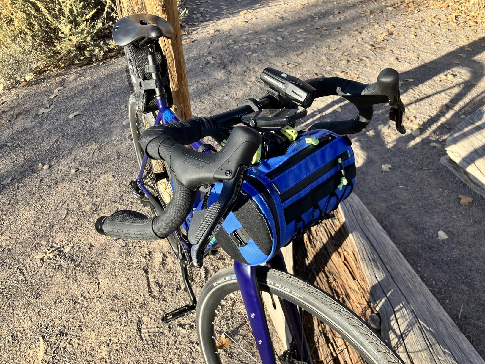 Smuggler HC Handlebar Bag - Premium Bike Handlebar Storage for Road, Gravel & MTB - Waterproof Recycled TPU Ripstop, Insulated, High-Structure Bar Bag - 1.6L - Black customer photo 1
