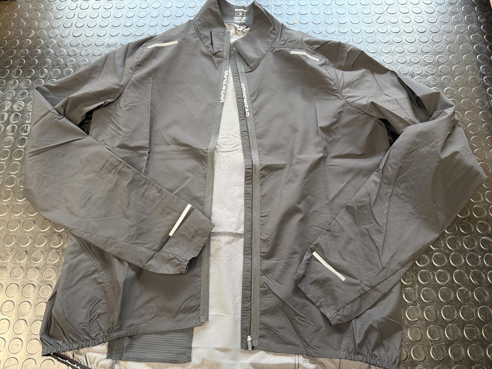 GOREWEAR Spinshift Men's Cycling Windbreaker Jacket | Lightweight, Packable, Water-Repellent Bike Jacket for Men customer photo 2