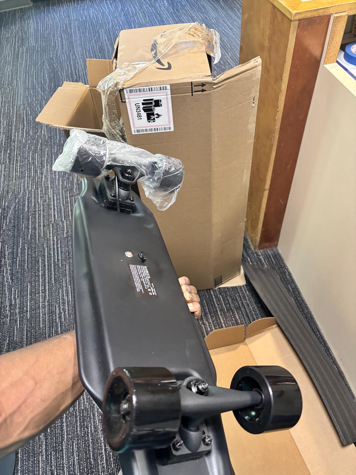 M8 Electric Skateboard with Remote, 15Mph Top Speed, 9 Miles Range, 400 Hub-Motor, Skateboard for Adults & Teens customer photo 2