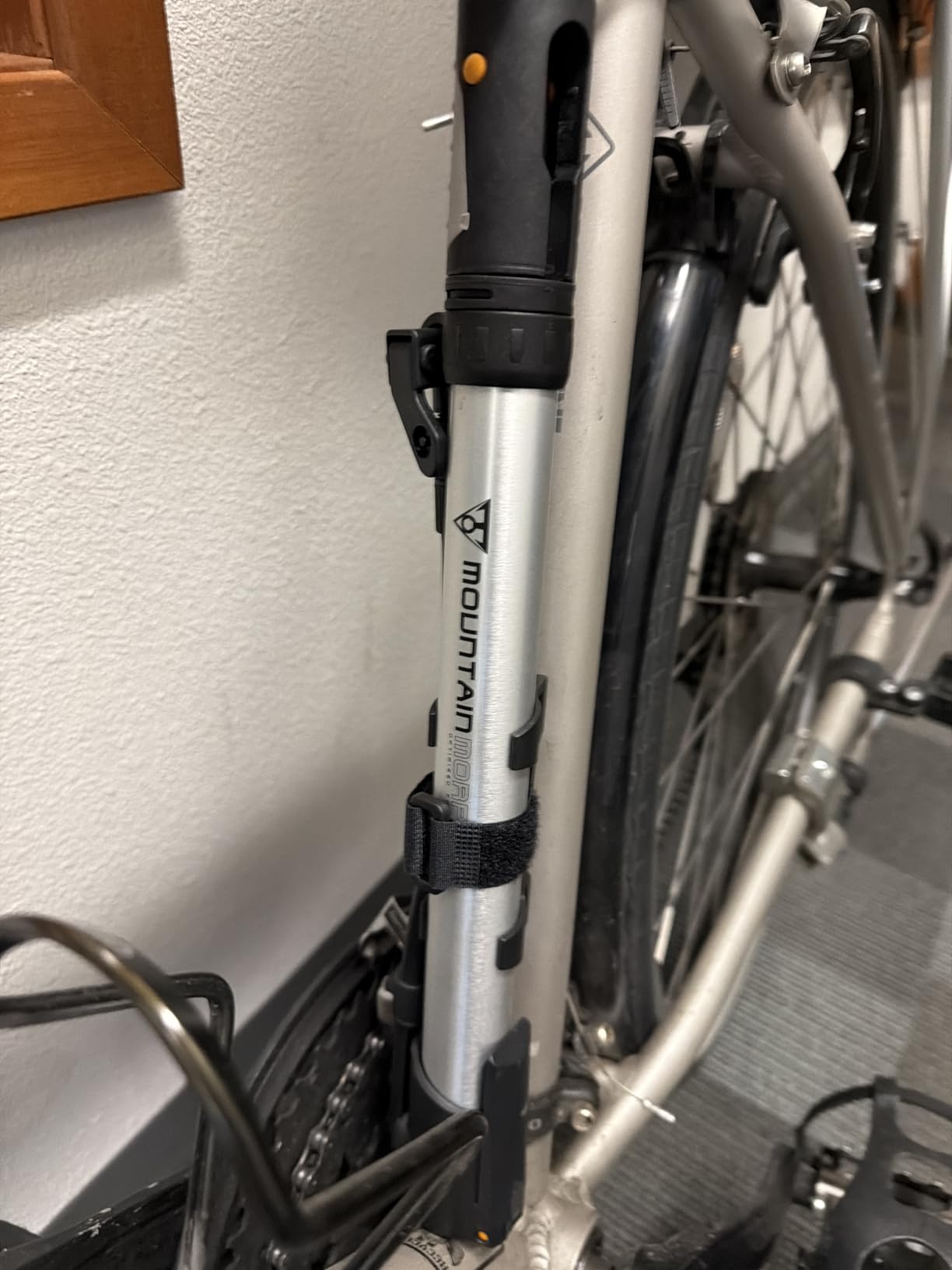 Topeak Mountain Morph Bike Pump - High-Volume Portable Floor Pump for MTB & Gravel Bikes, 160 Psi / 11 Bar Pressure Capacity, Butted Aluminum Barrel, Fold-Out Foot Pad & Flexible Hose customer photo 1