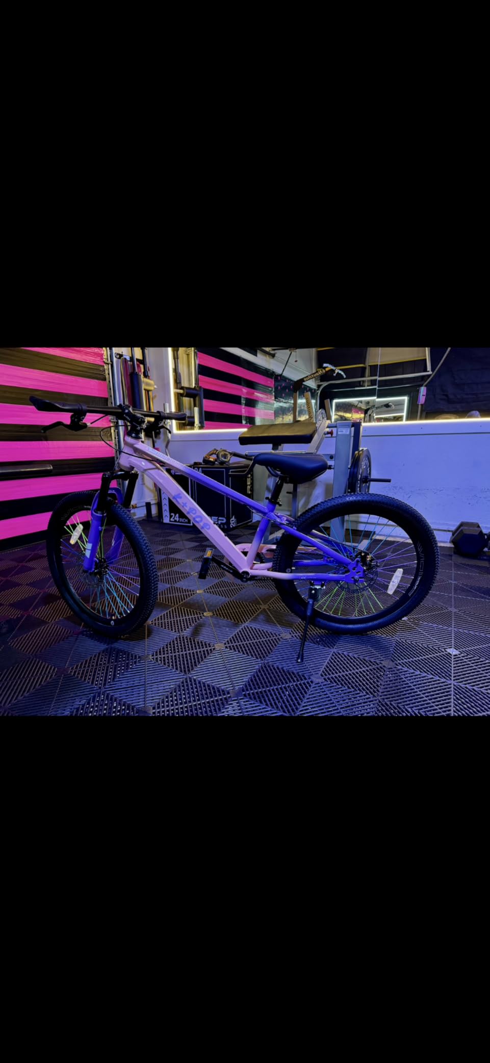 24 Inch Kids Single Speed Mountain Bike for Boys Girls Ages 8-12, Lightweight Youth Bicycle with Front Suspension Fork, Front & Rear Disc Brakes, Adjustable Seat customer photo 1