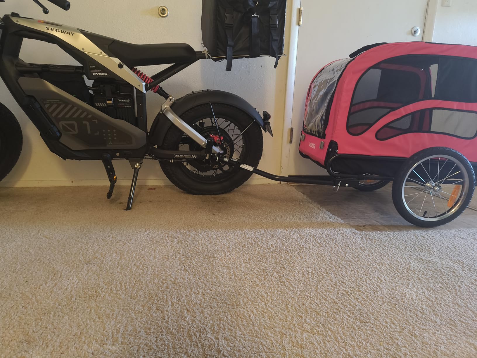 VEVOR Dog Bike Trailer, Supports up to 100 lbs, Pet Cart Bicycle Carrier, Easy Folding Frame with Quick Release Wheels, Universal Bicycle Coupler, Reflectors, Flag, Collapsible to Store customer photo 1