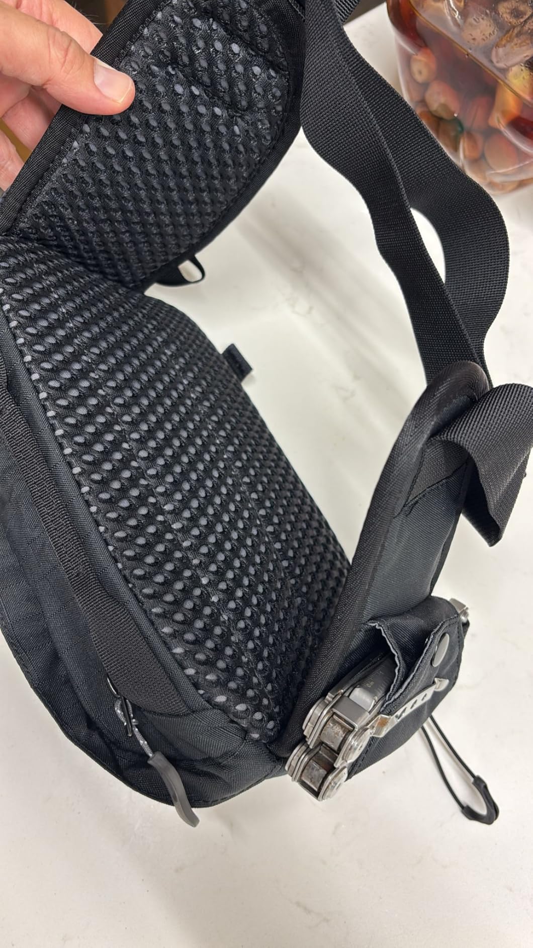 Dakine Hot Laps Hip Pack with Lumbar Reservoir, Black, 5L | 2-Liter Reservoir, Magnetic Hose Clip, Padded Hip Belt, Internal Organizer Pockets customer photo 1