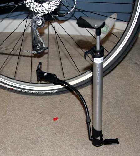 Topeak Road Morph Bike Pump - Portable Mini Floor Pump with Gauge, Fits Presta, Schrader & Dunlop Valves, 140 PSI Max, Aluminum Barrel, Fold-Out Foot Pad, Flexible Hose & Mount Bracket, Lightweight customer photo 2