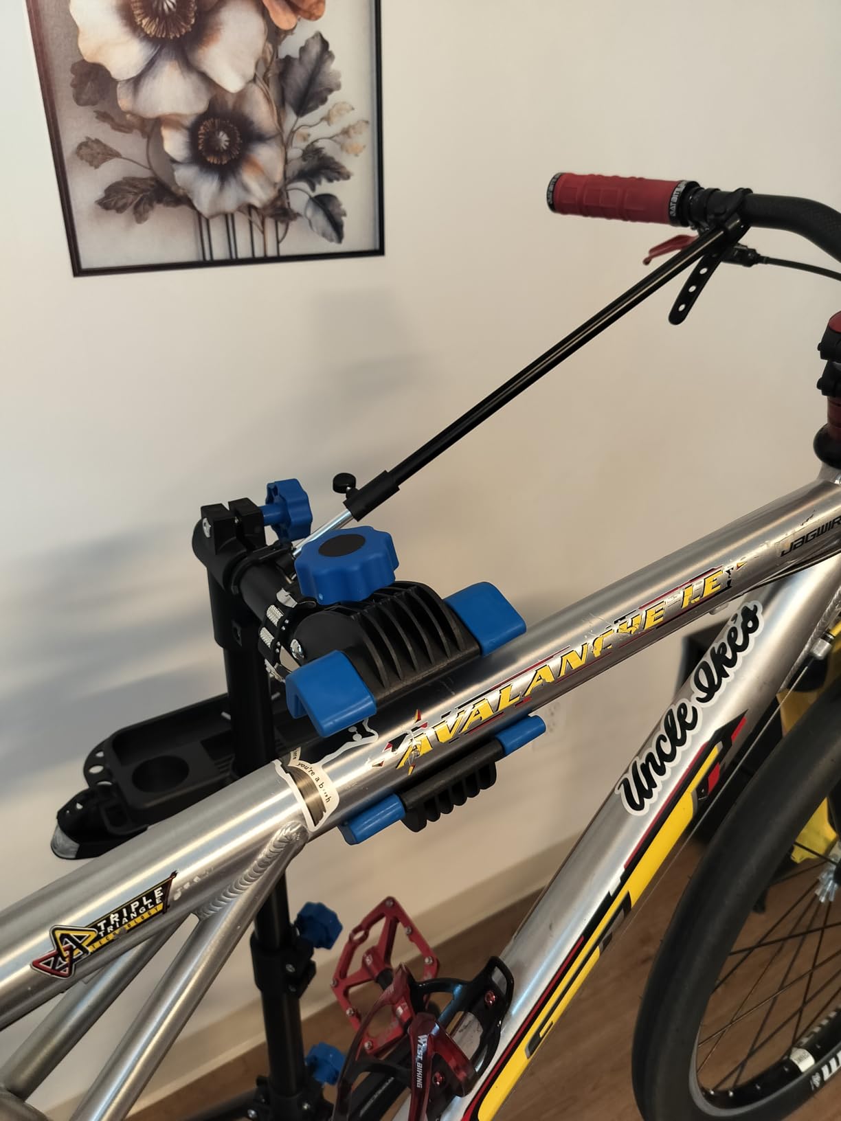 VEVOR Bike Repair Stand, 66 lb Heavy-duty Bicycle Work Stand with 32.8-56.6 in Adjustable Height & Magnetic Tool Tray, Foldable Bicycle Maintenance Rack, Shop Home Mechanics for Mountain & Road Bike customer photo 2