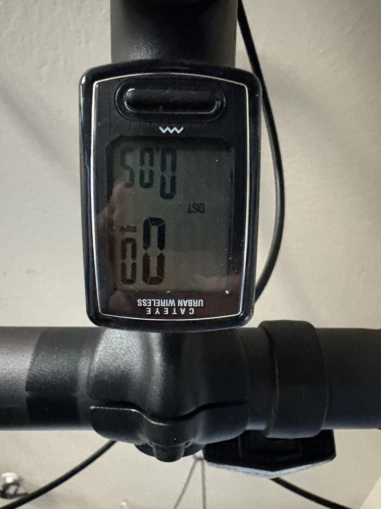CATEYE Urban Wireless Bike Computer | Calorie Tracking, FlexTight Mount, Auto Start/Stop, Programmable Odometer & Easy Setup for All Bikes customer photo 2
