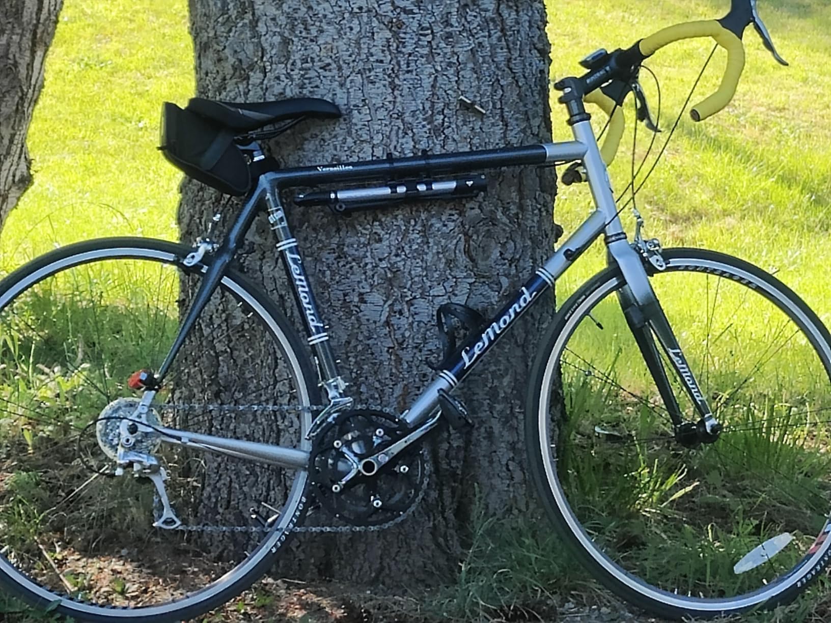 SEER Bike Bar Tape - New Ultra-Soft Polymer Handlebar Tape for Road & Gravel Bikes, Complete Kit with 2 Rolls, End Plugs & Finish Strips (Black) customer photo 1