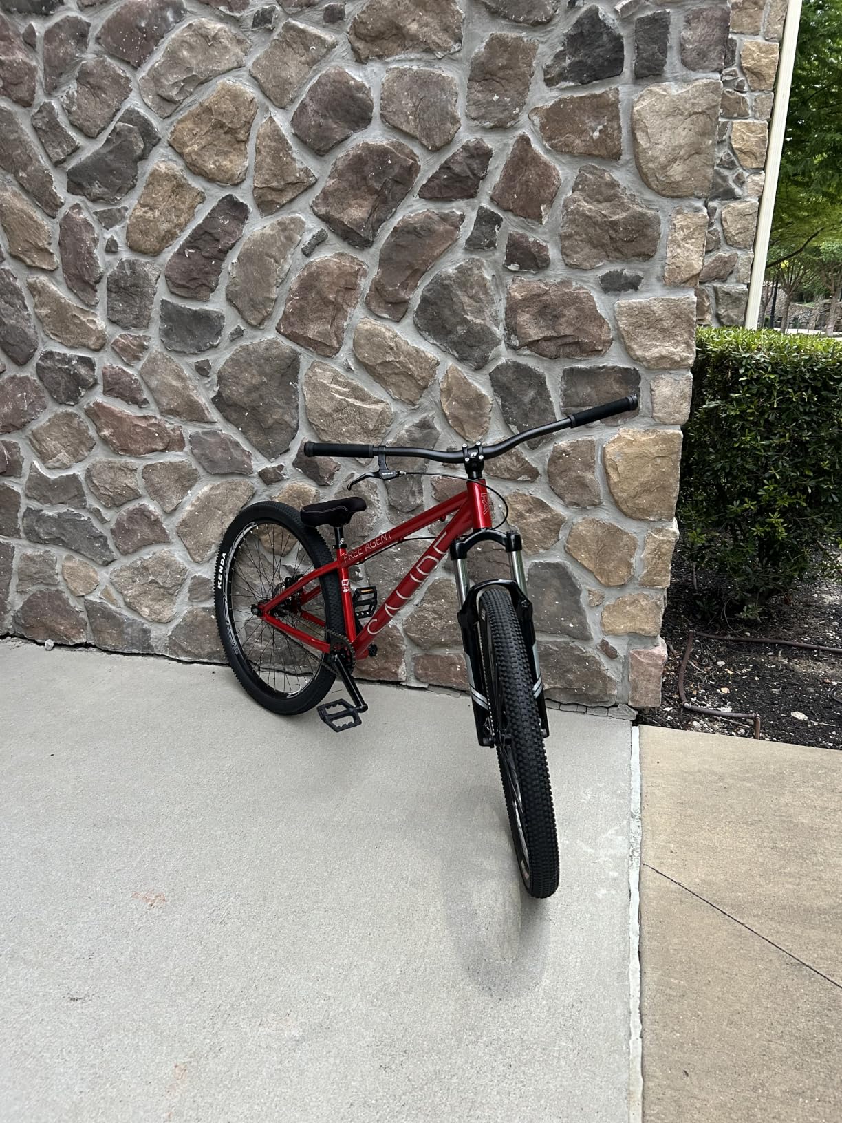 Gravity Salire SJ-50 Dirt Jumper Bike (Disc Brake Suspension Fork, 26 inch Wheels) customer photo 1
