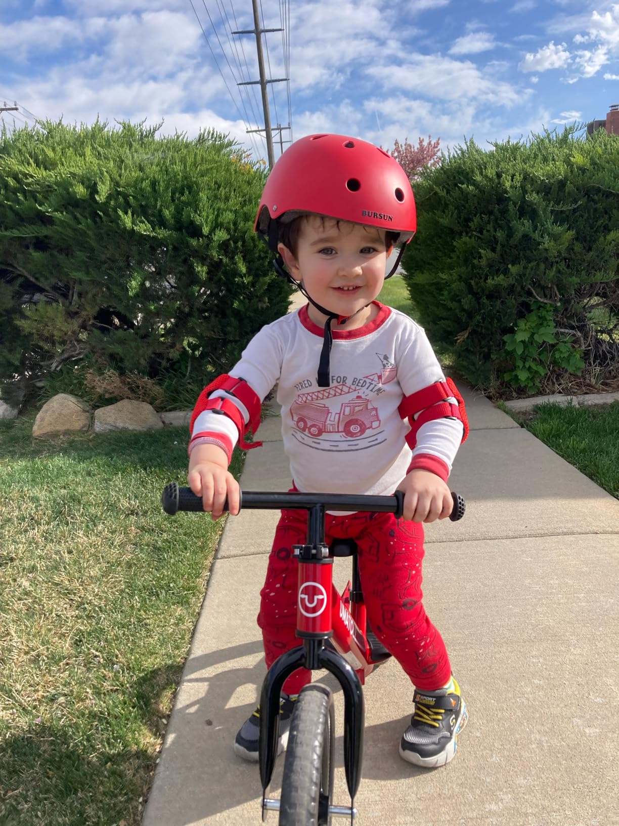 Umatoll Toddler Balance Bike for 2-5 Year Old, Adjustable Kids Toy Bicycle, Gift for Ages 2-3 Girls Boys customer photo 2
