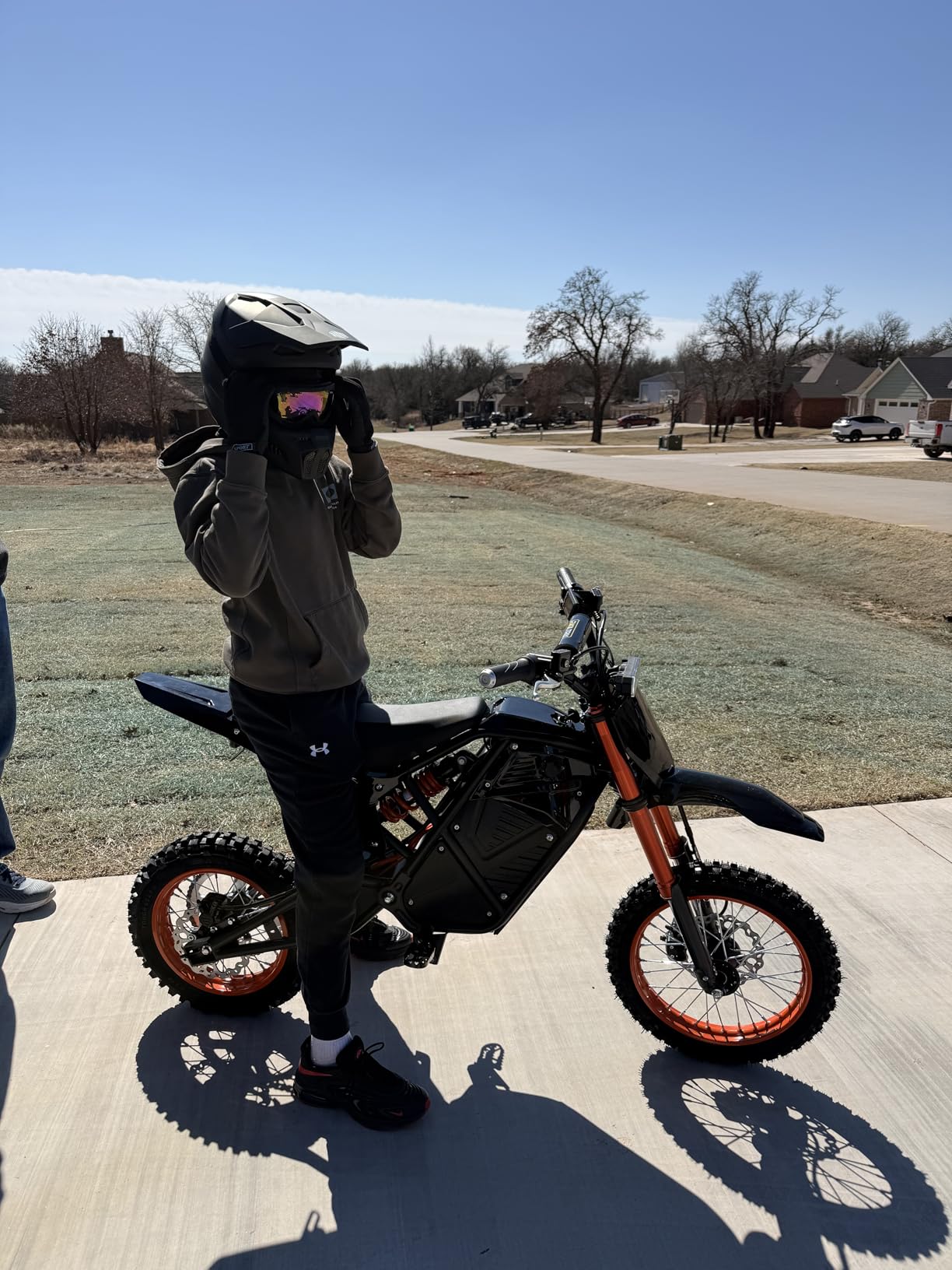 ESKUTE Electric Dirt Bike for Teens Adults, Mid-Drive Motor 3500W Peak, Electric Motorcycle 48V23Ah Battery, 53-Mile Range, 38mph, Hydraulic Nitrogen Dual Shock Absorbers customer photo 1