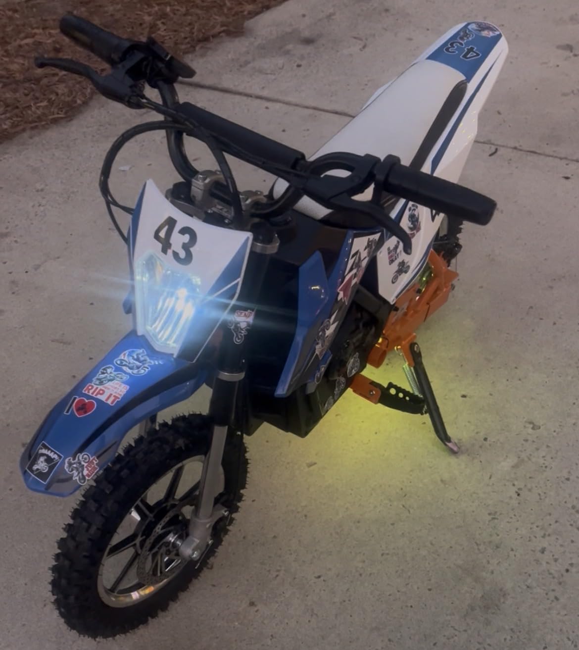 Blitzshark 36V 650W Kids Electric Dirt Bike Off-Road Motocross Ultra Powerful Motorcycle, with 17 MPH MAX Speed, Rubber Tire,Twist Grip Throttle, Dual Suspension & Brakes, Leather Seat, SRK-MC20 Pro customer photo 1