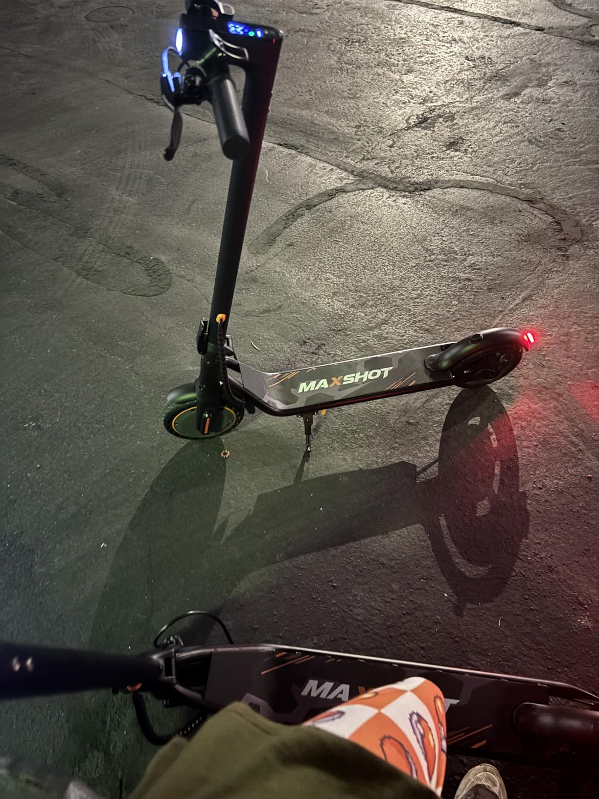 Maxshot Electric Scooter, 350W/500W Powerful Motor, 19-22 MPH Max Speed, 15-28 Miles Range, Foldable escooter with Dual Braking Systems, Smart APP customer photo 2